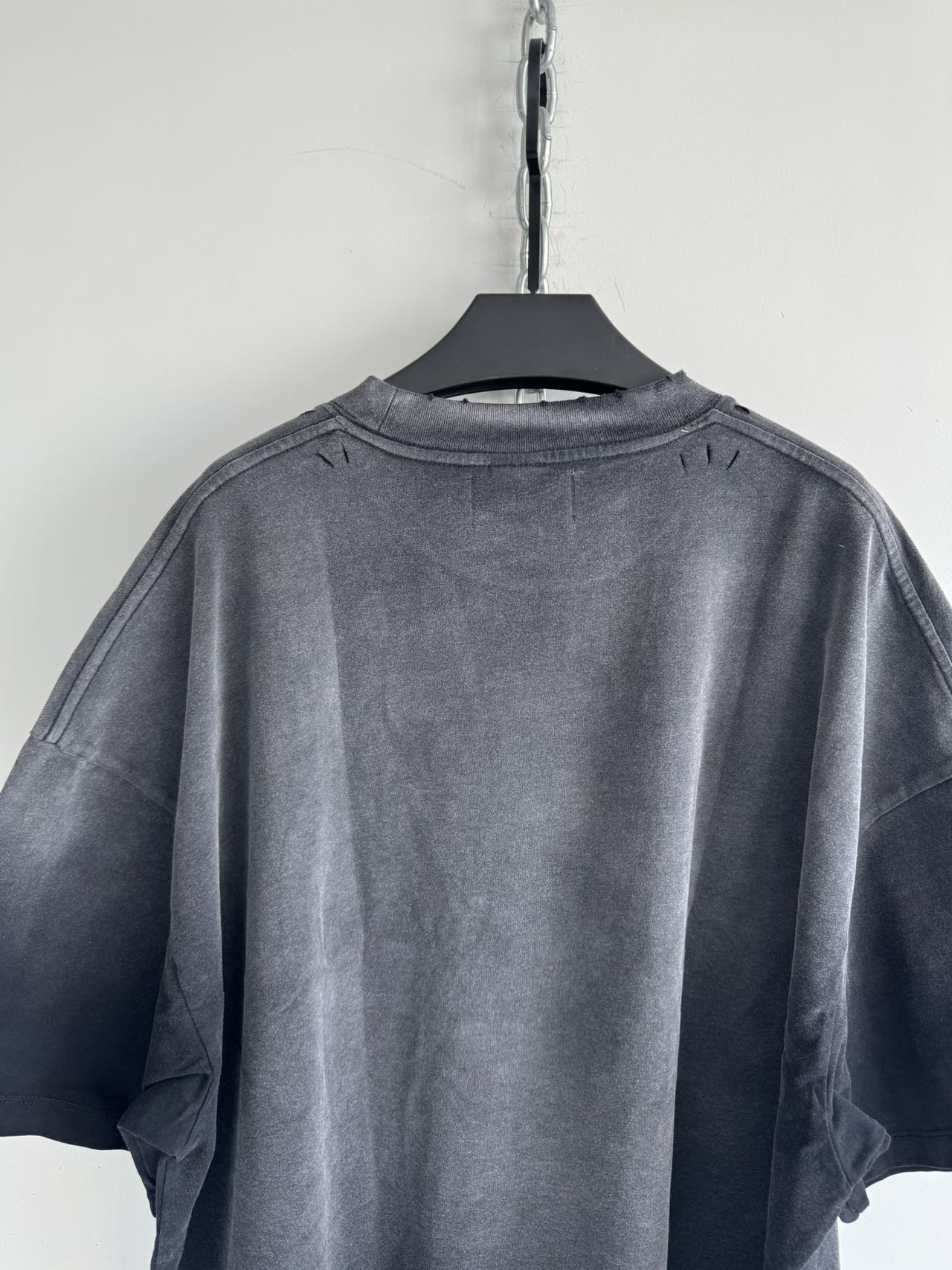 Spray-dyed wash-cut T-shirt