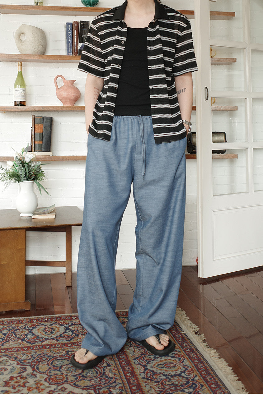 Casual Pants with Excellent Breathability and a Loose Drawstring