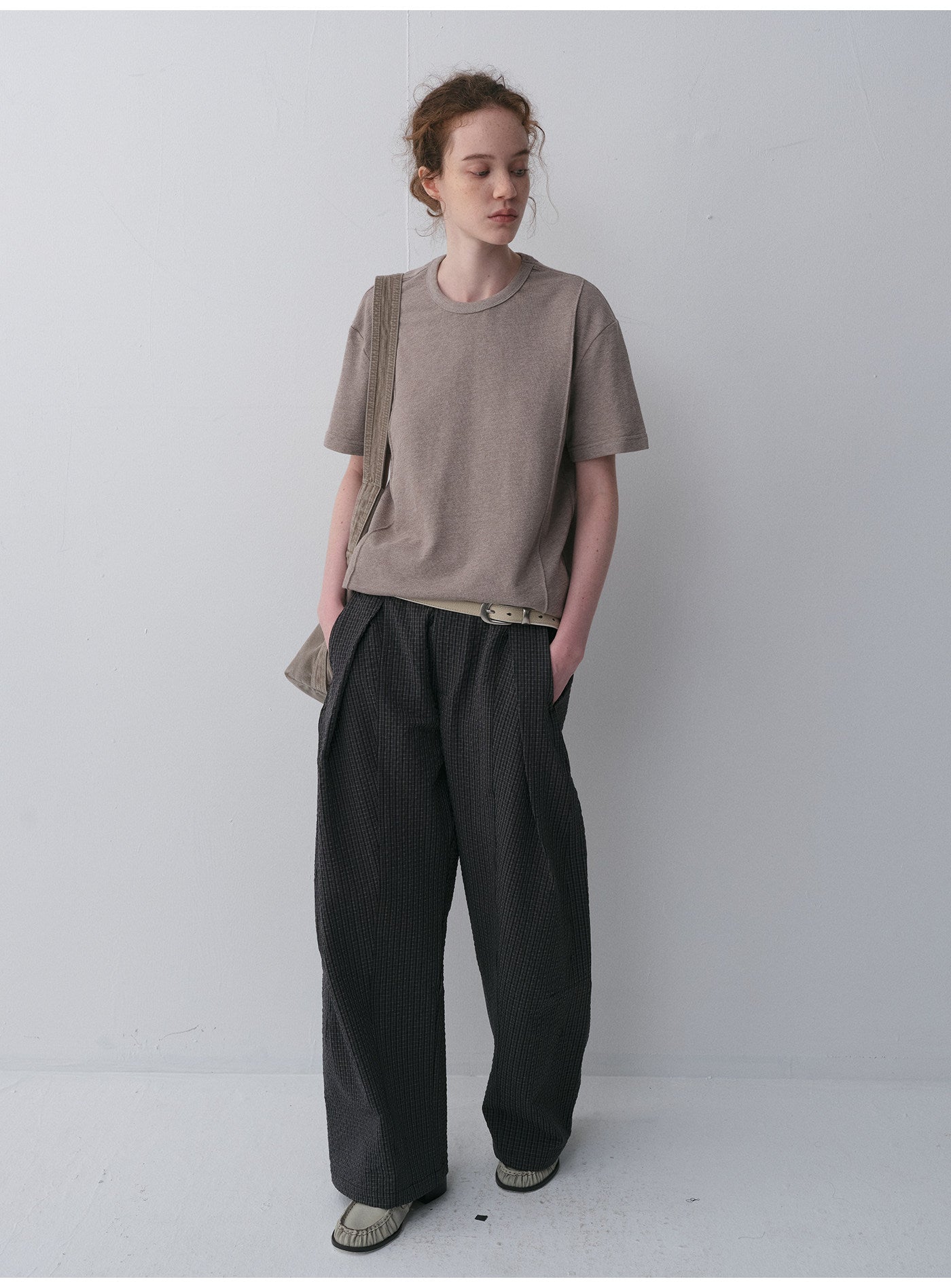 Curved Silhouette Casual Pants with Elastic Waistband