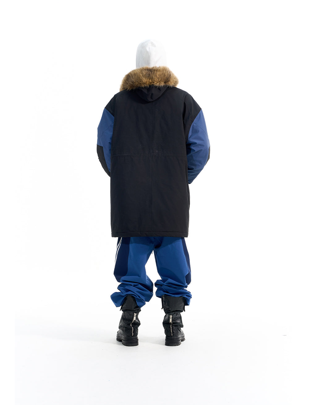 Long jacket with fur collar