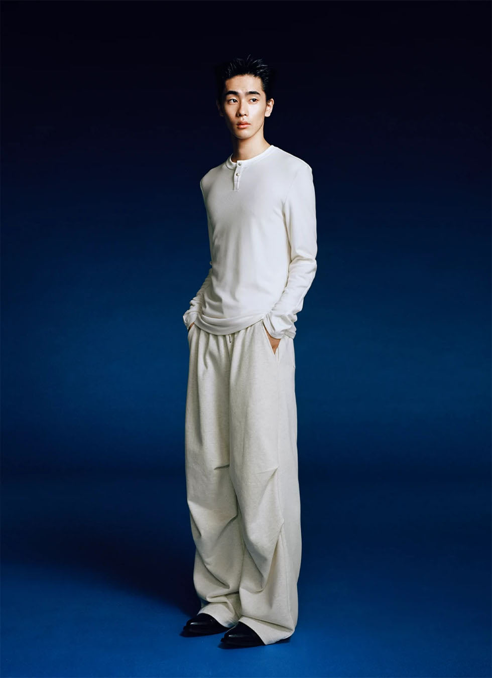 Basic casual long-sleeved T-shirt with buttons