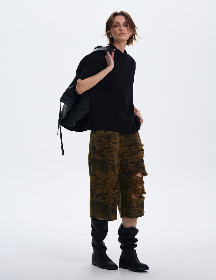 Air layer stand collar T-shirt