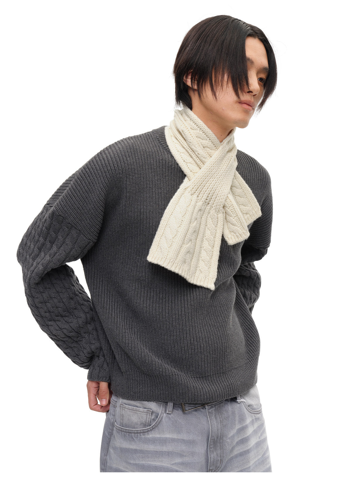 Cable-knit scarf