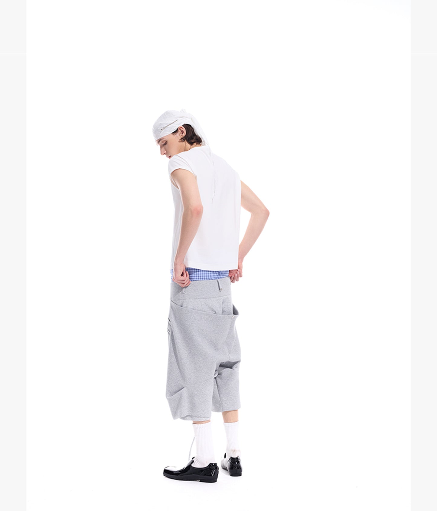 Back pocket cropped pants