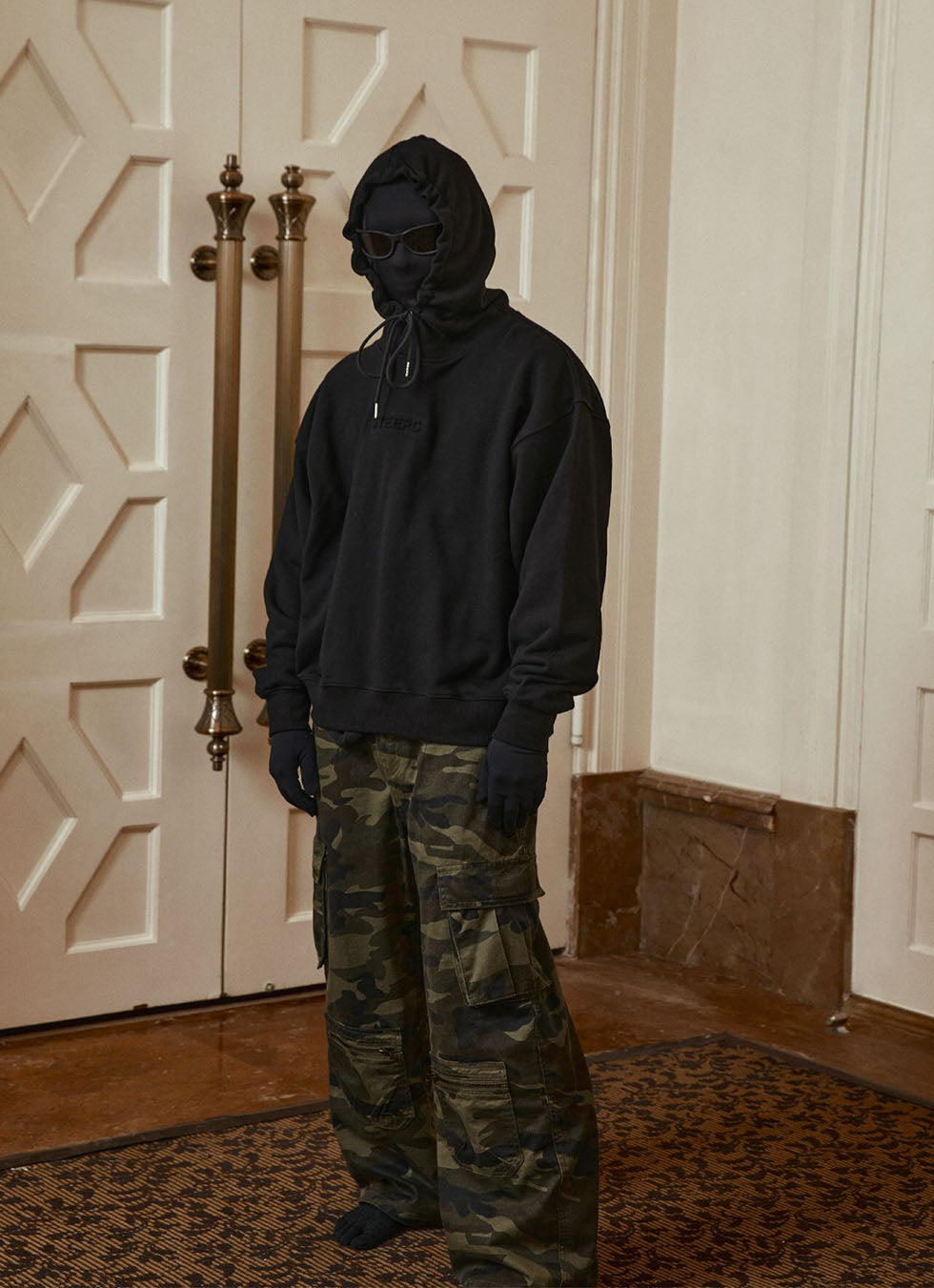 Unisex Frame Embroidery Hooded Sweatshirt