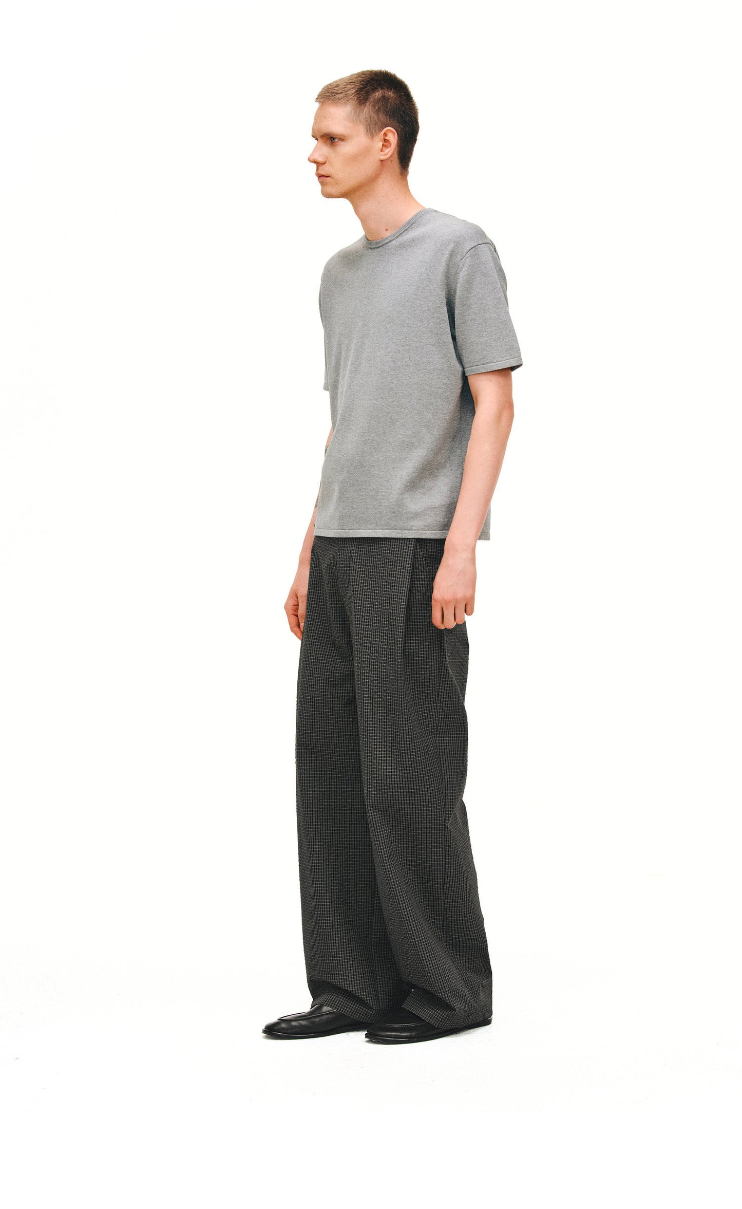 Casual pants with side pleats