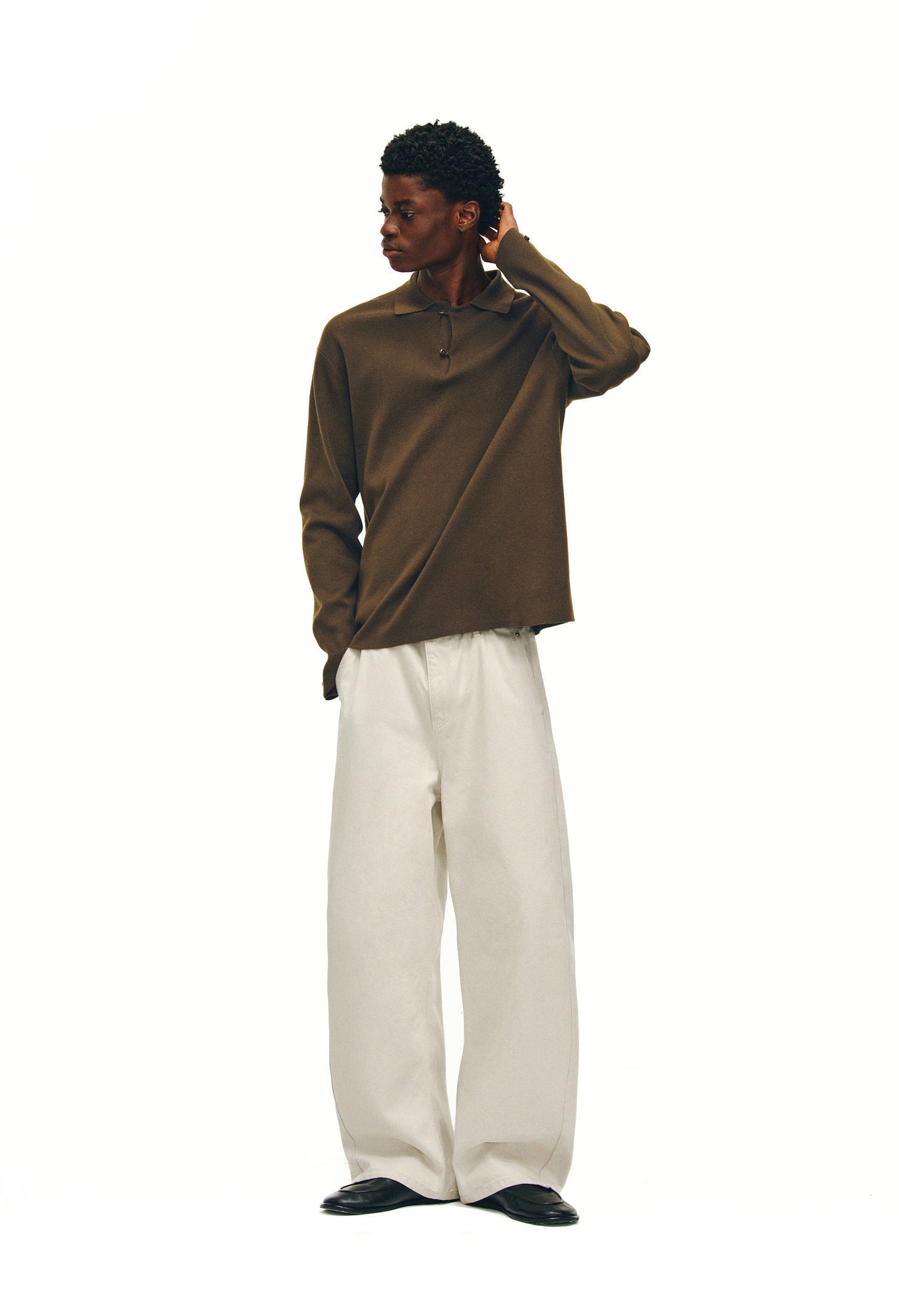 Slightly tapered cut white jeans