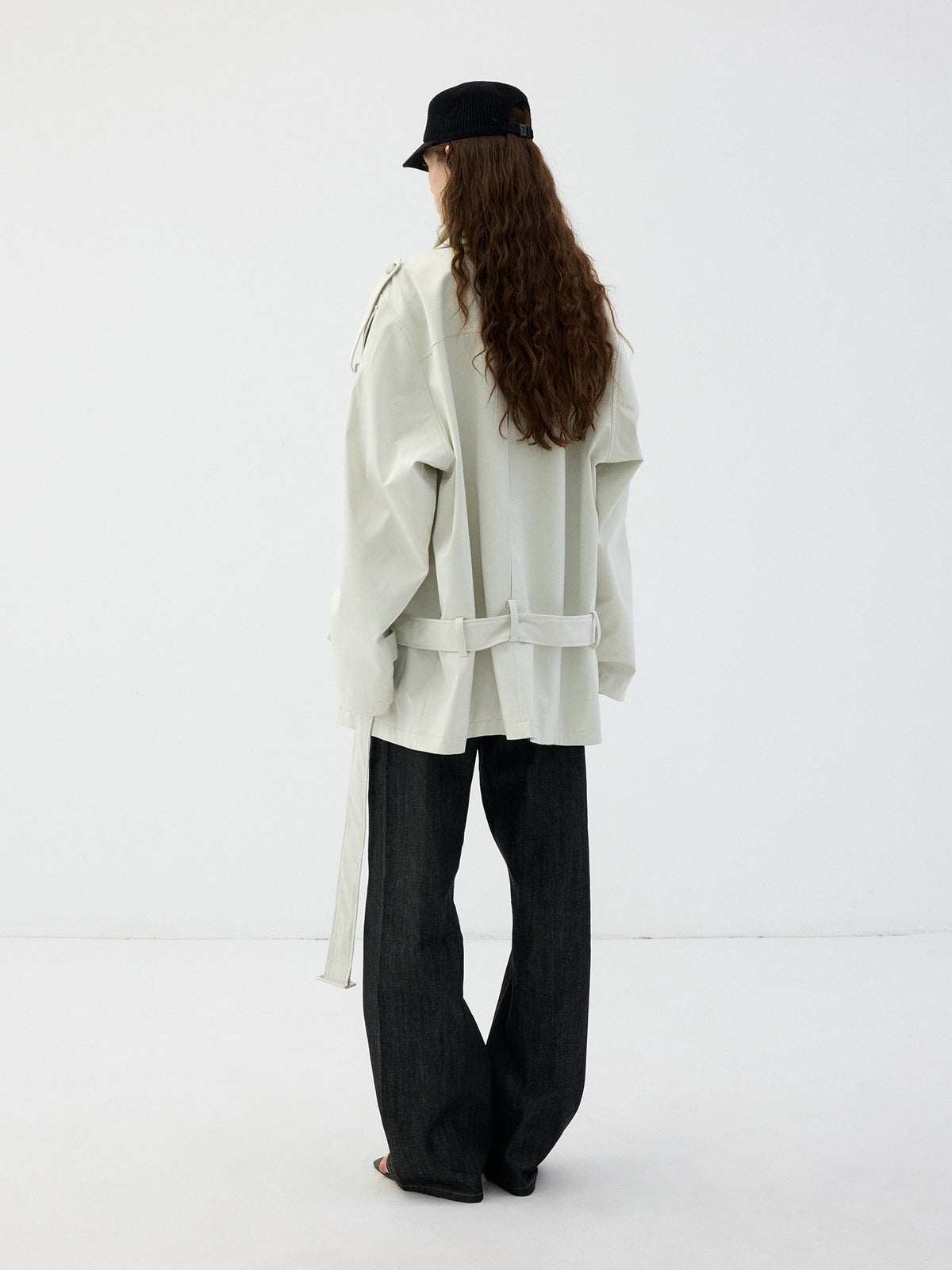 Mid-Length Jacket with a Wrinkle-Resistant Zipper