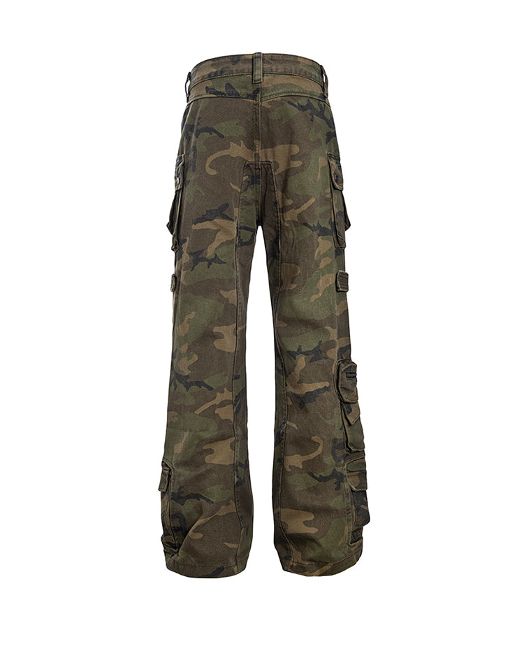 Casual pants with multi-pocket design