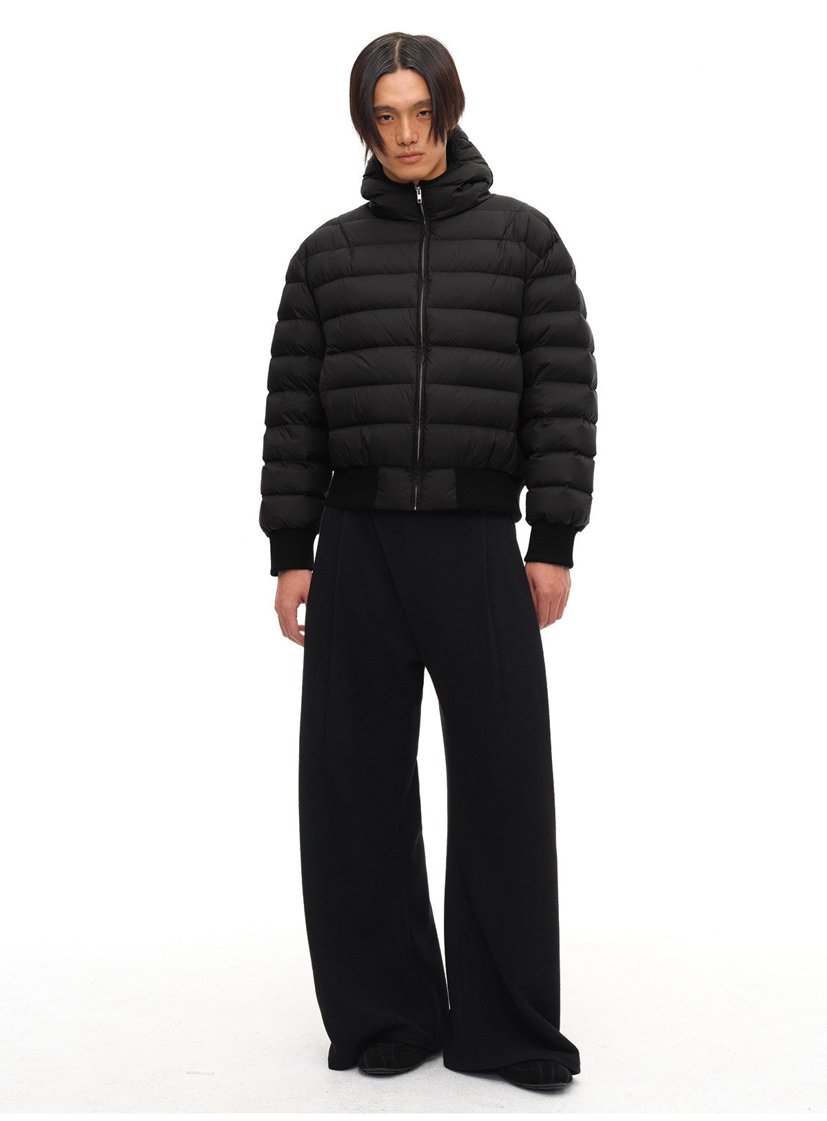 Loose-fitting hooded down jacket