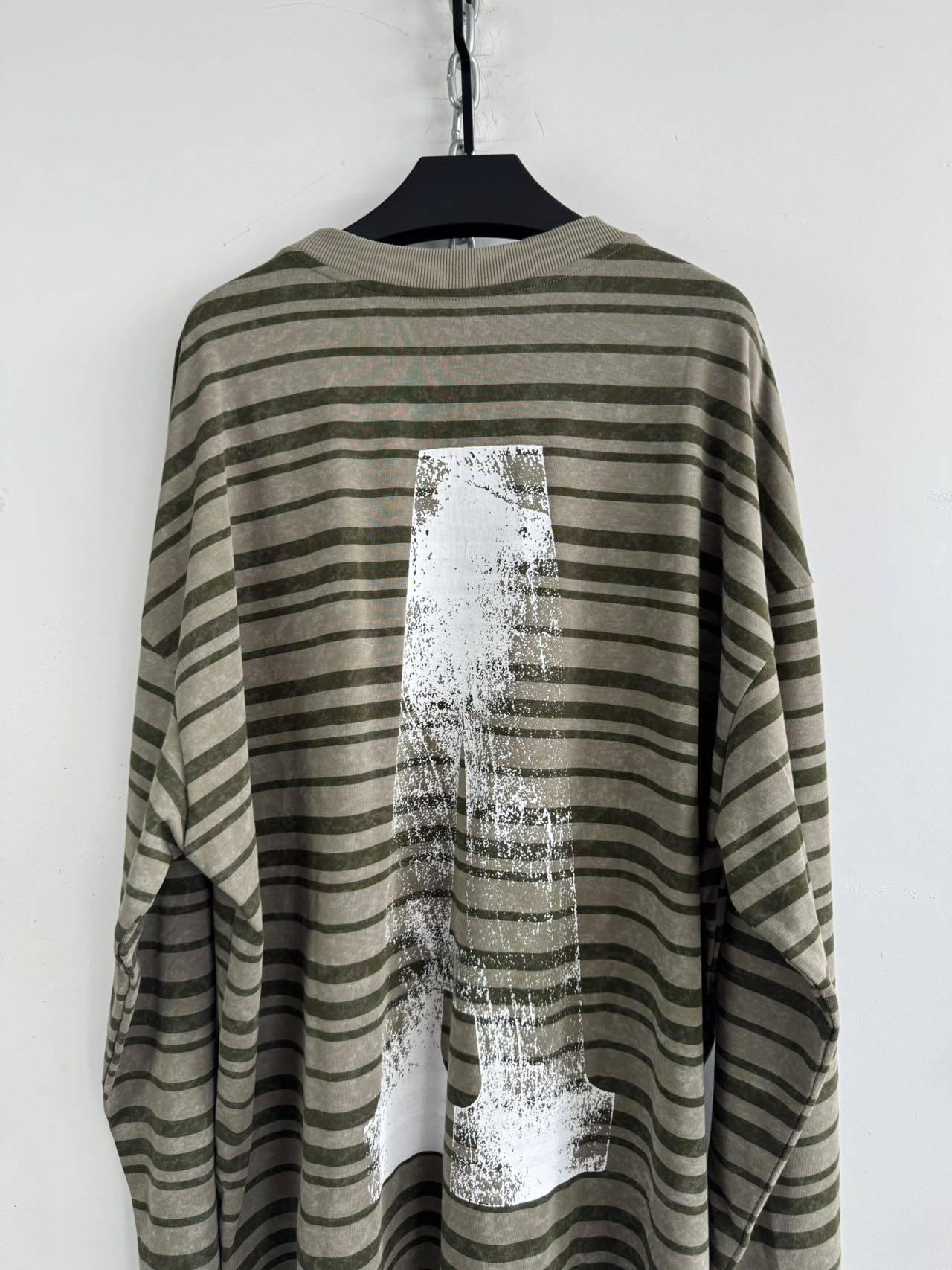 Lightweight Loose-Fit T-Shirt