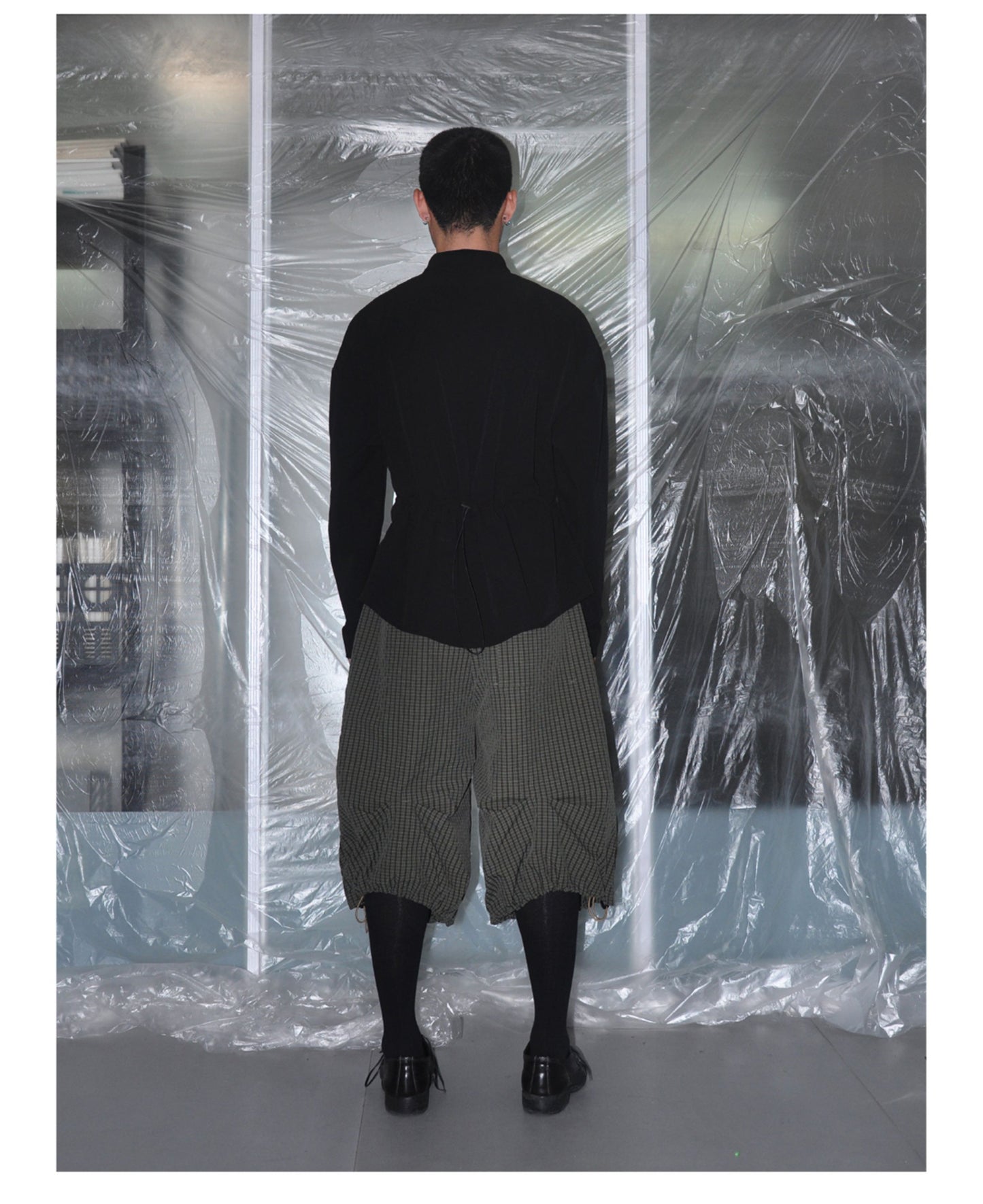 Bicolor over-waist shirt