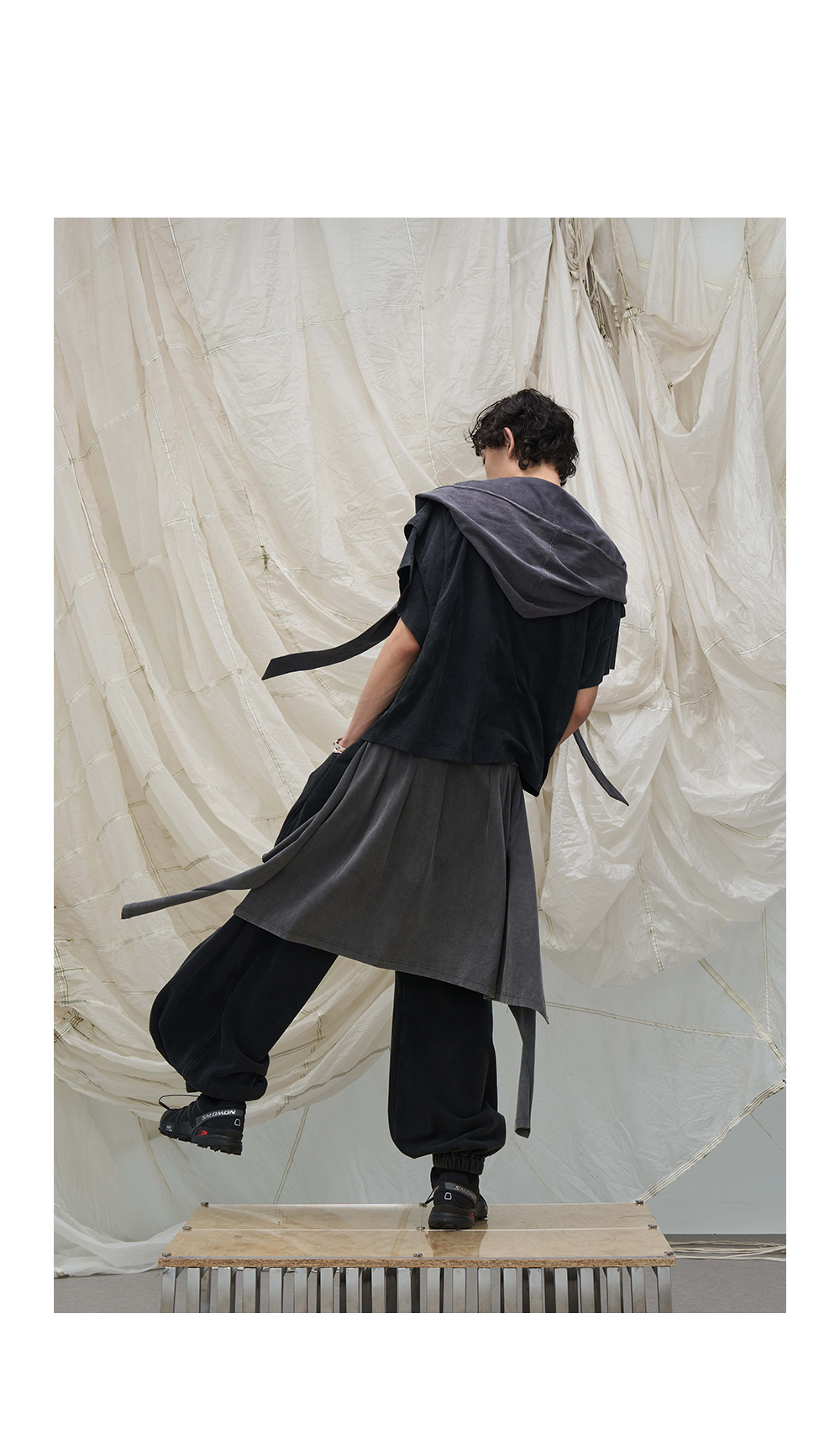 Detachable T-shirt with hood