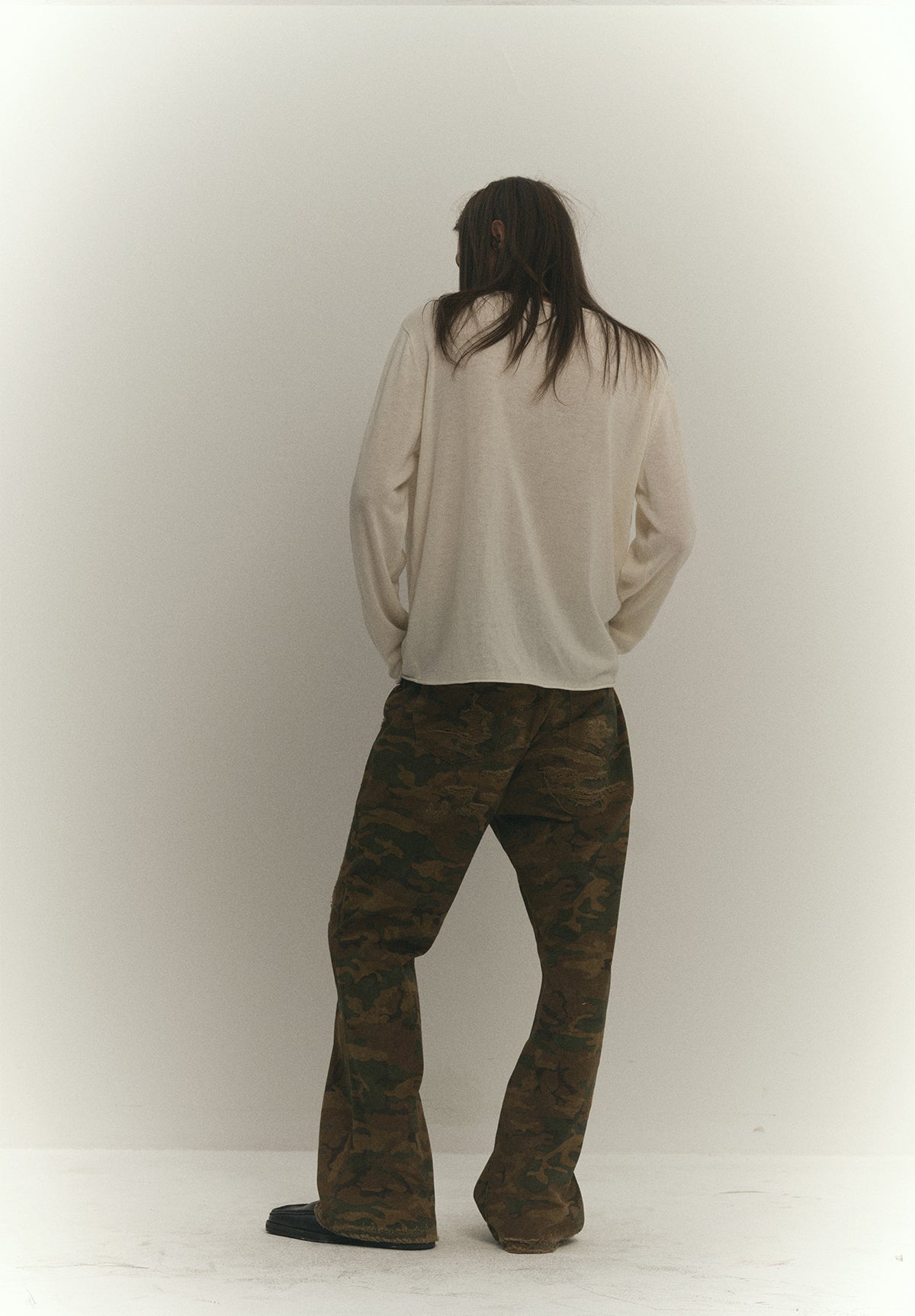 Lightweight loose hem Damaged T-shirt