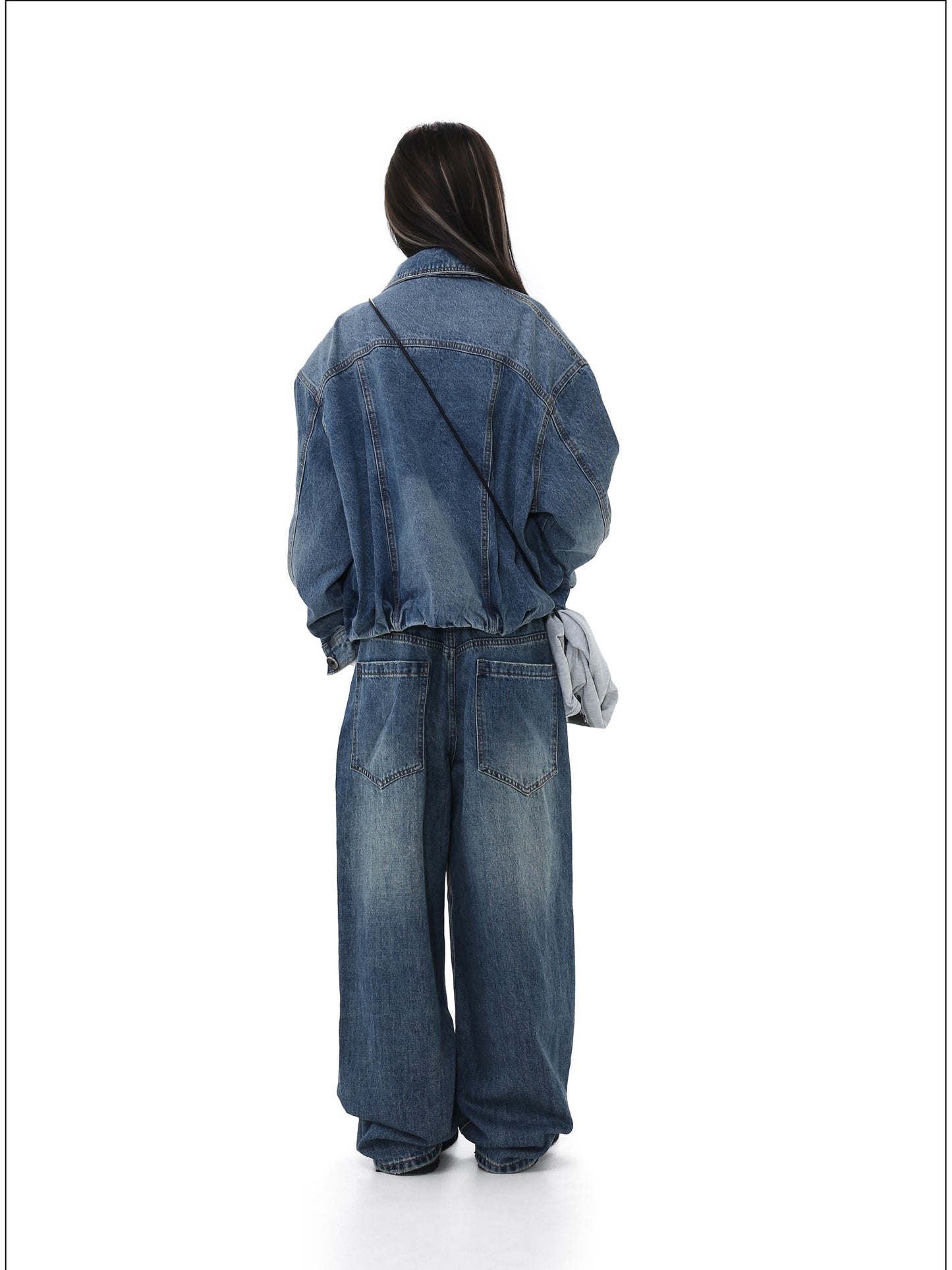 Short-Length Wide-Fit Denim Jacket