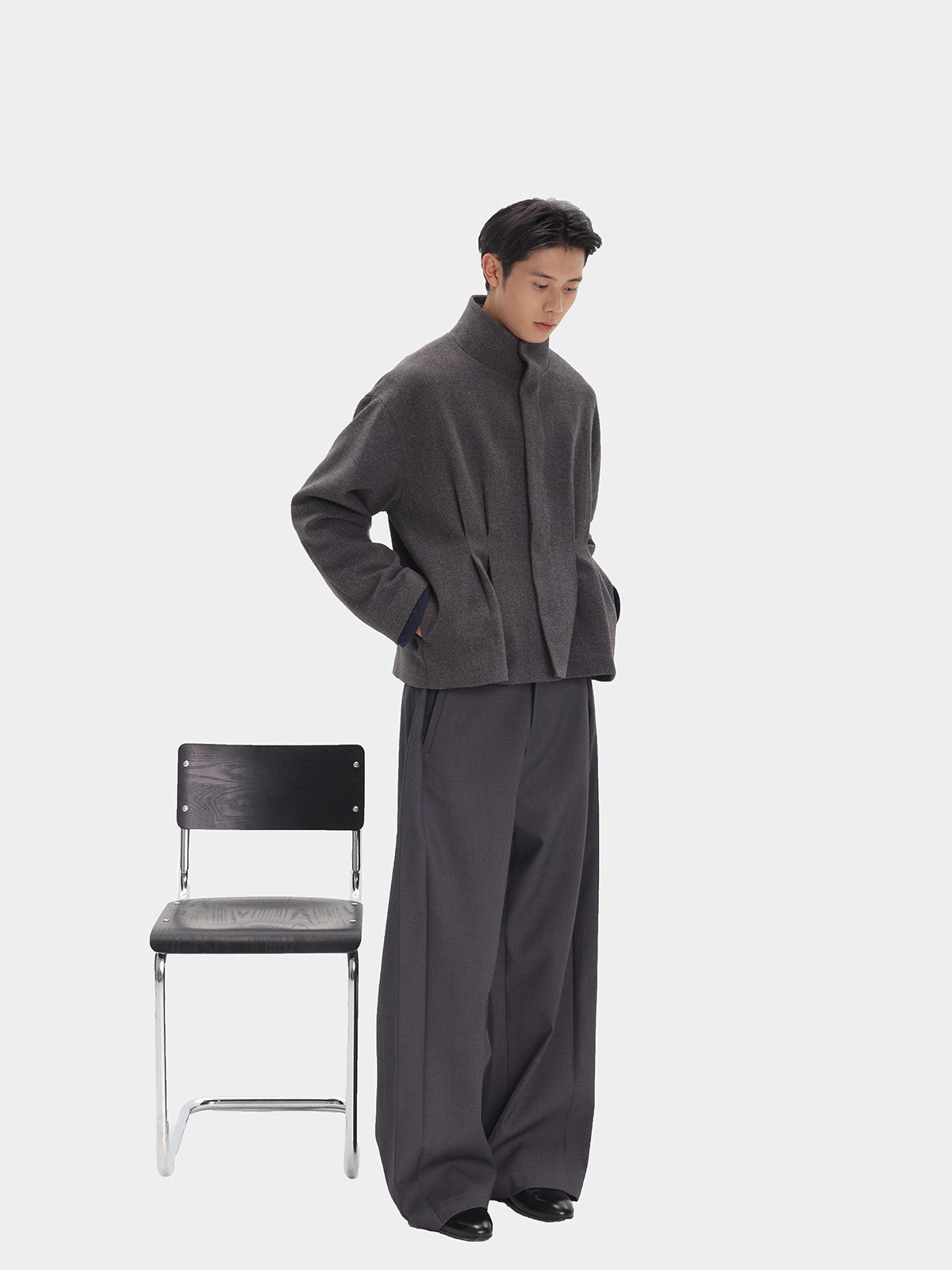 Pleated woolen jacket