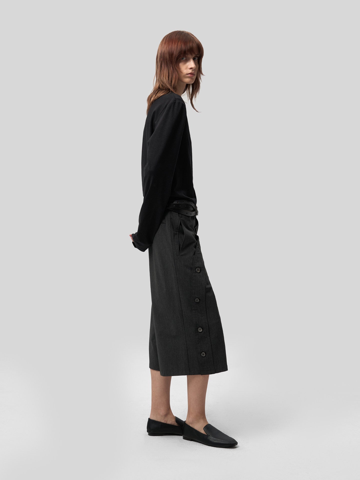 Diagonal-front button-down shorts