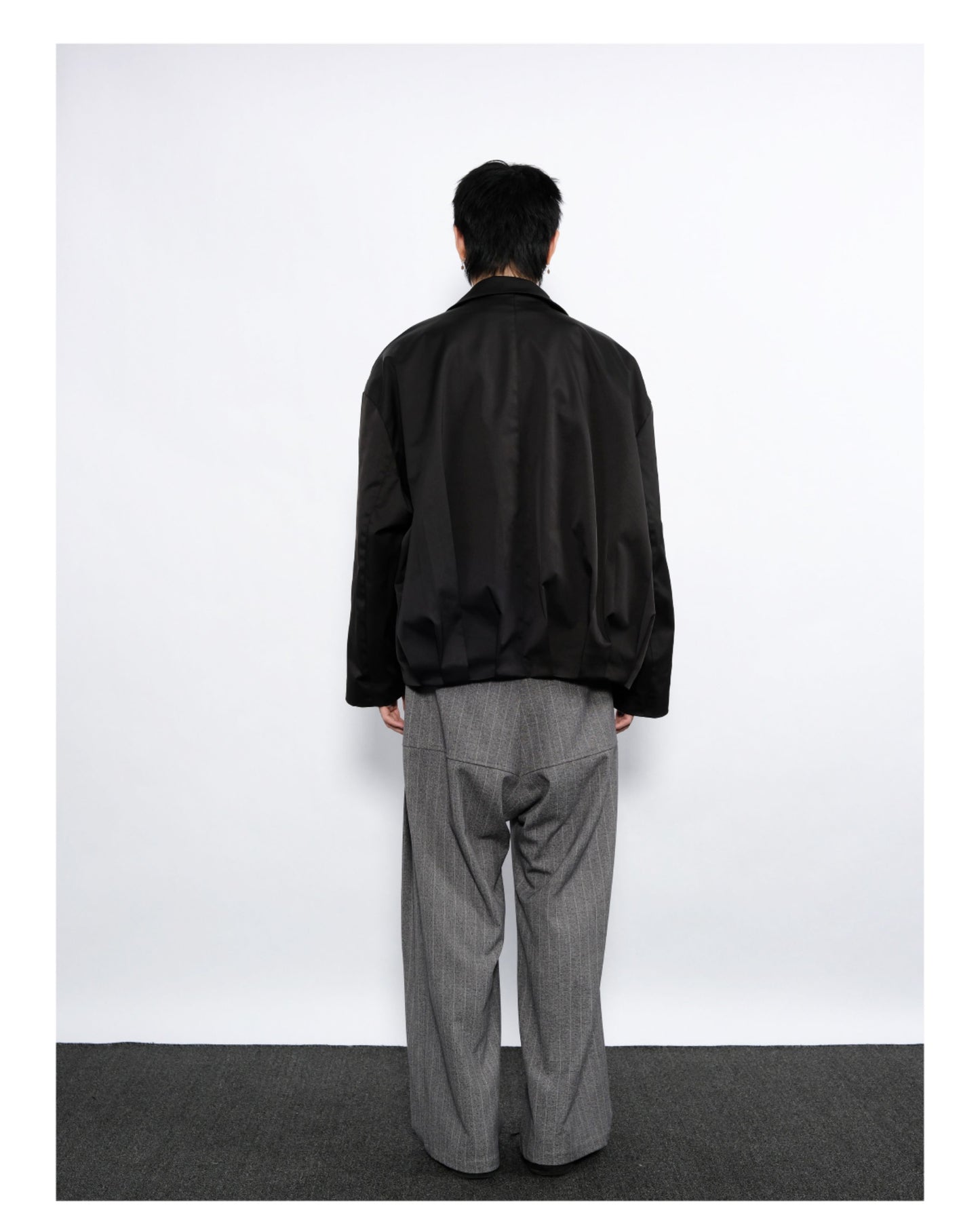 Loose Pleated Silhouette Jacket