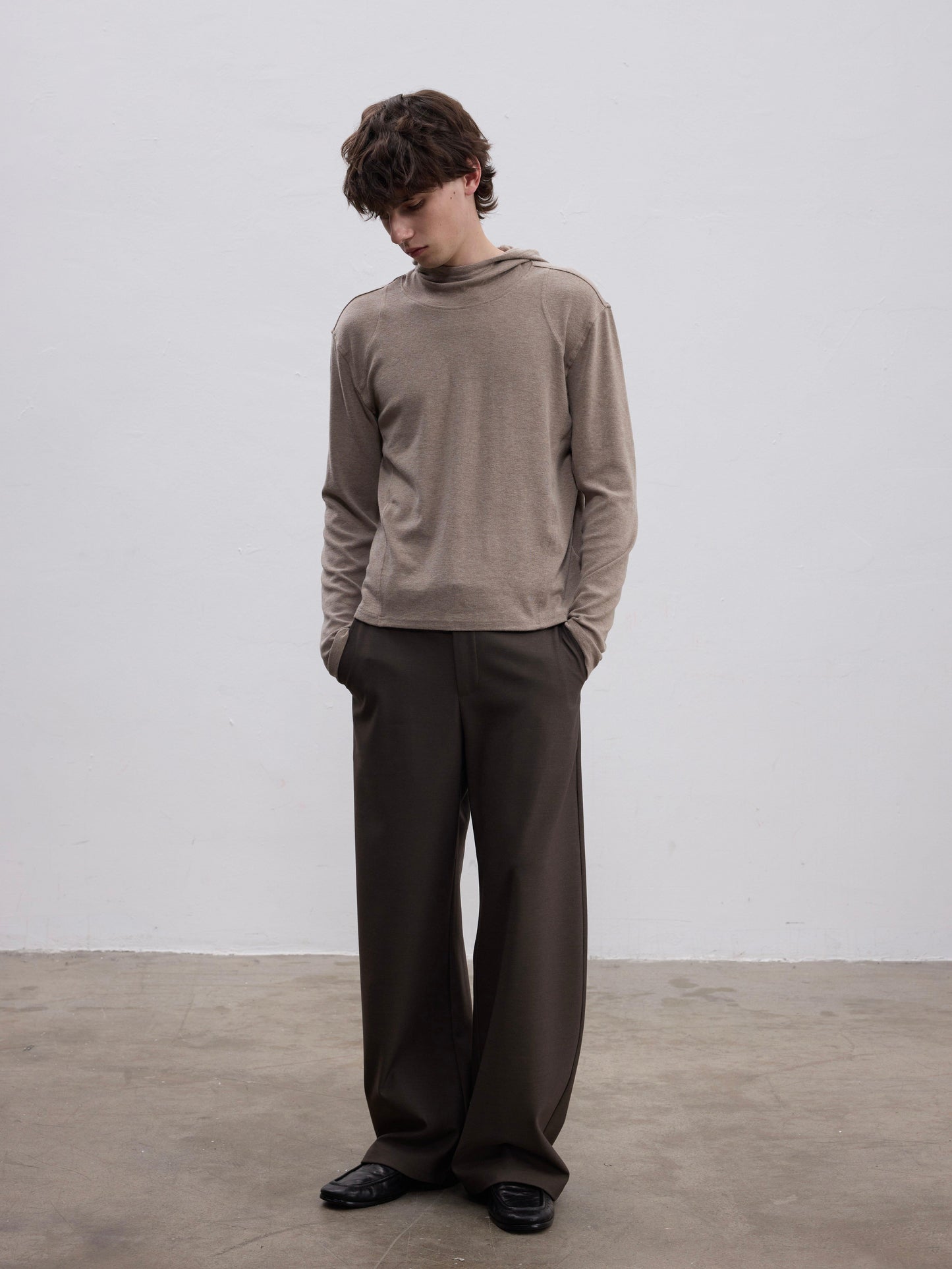 Curved Silhouette Casual Pants