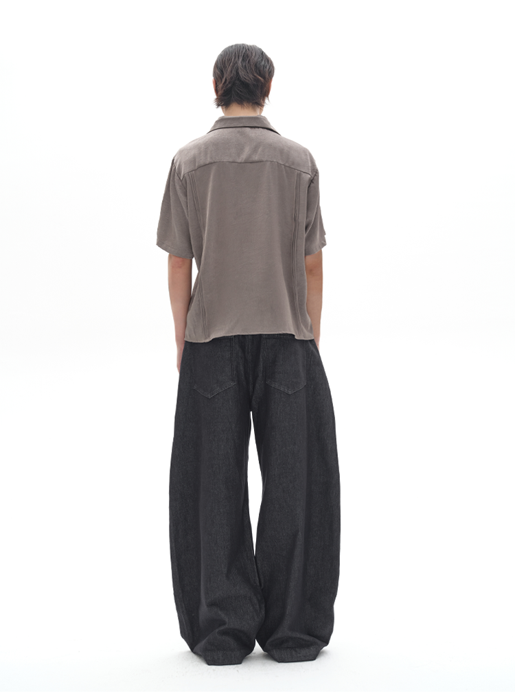 Pleated design polo shirt