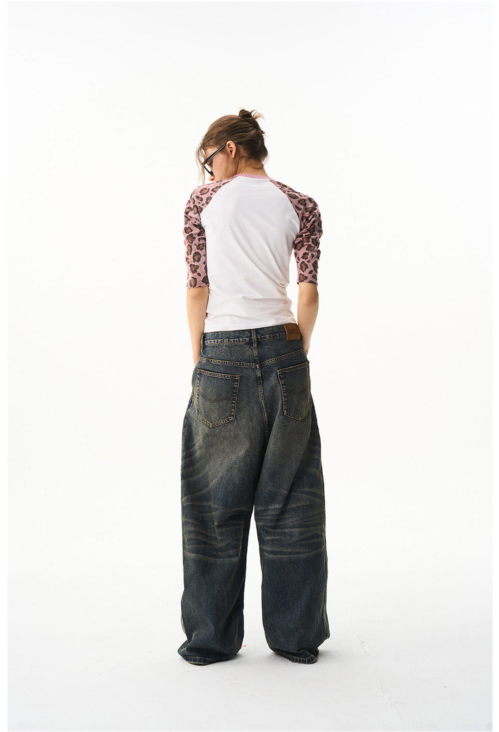 Wash-processed wide-leg jeans