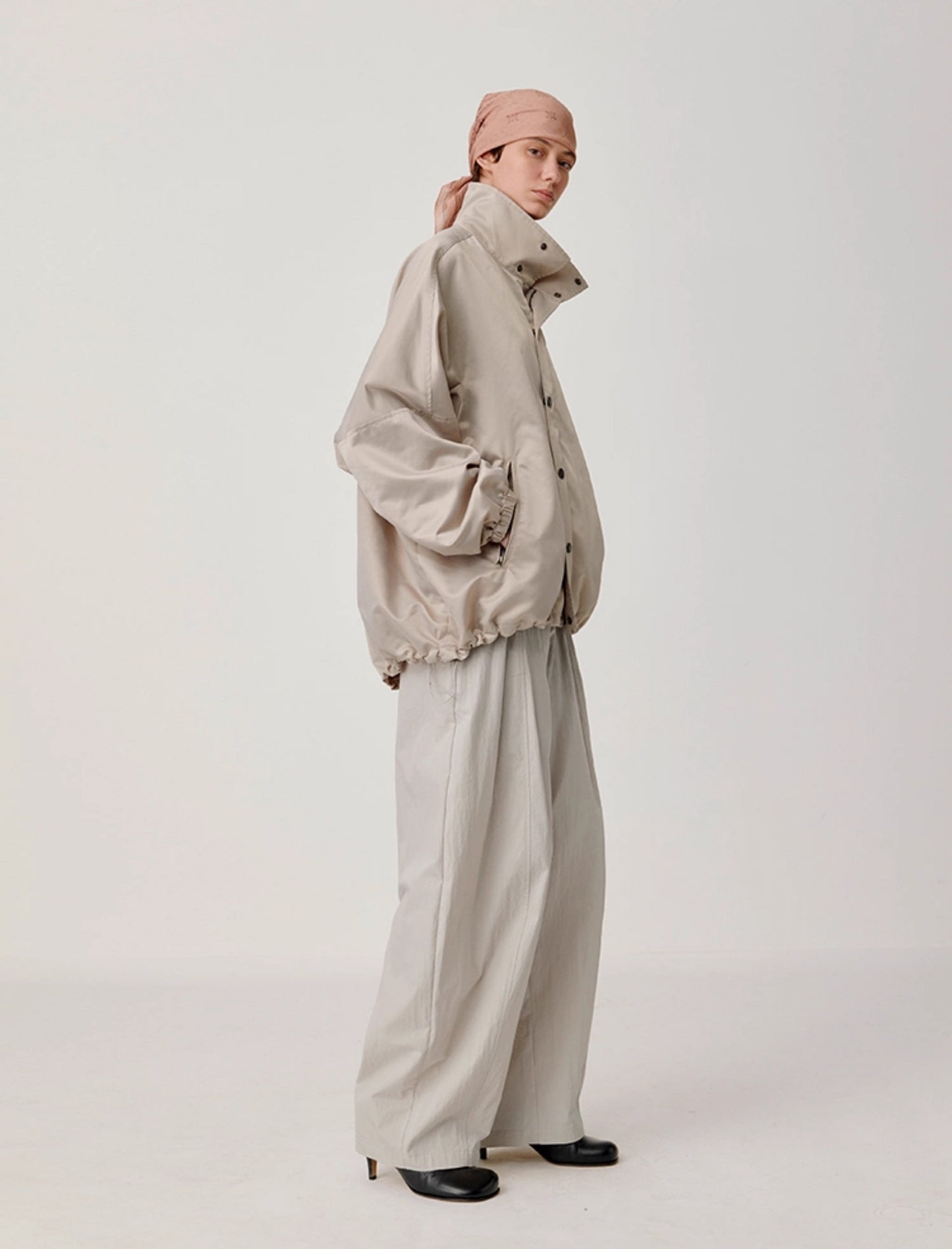 Casual pants with elastic waistband