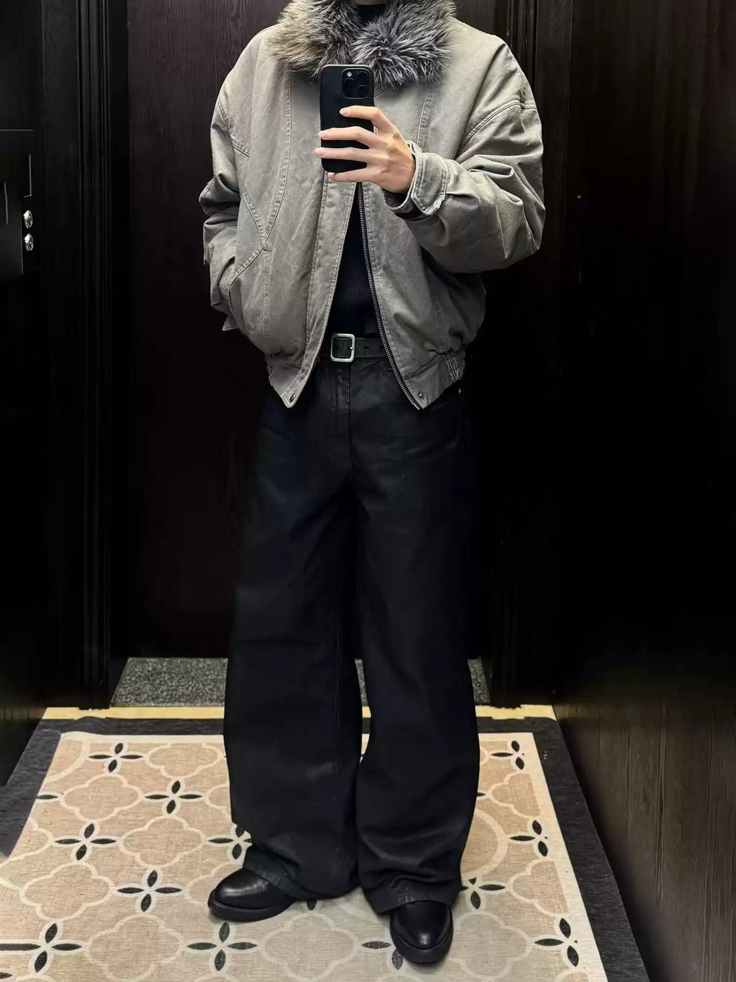 Collar-style washed jacket