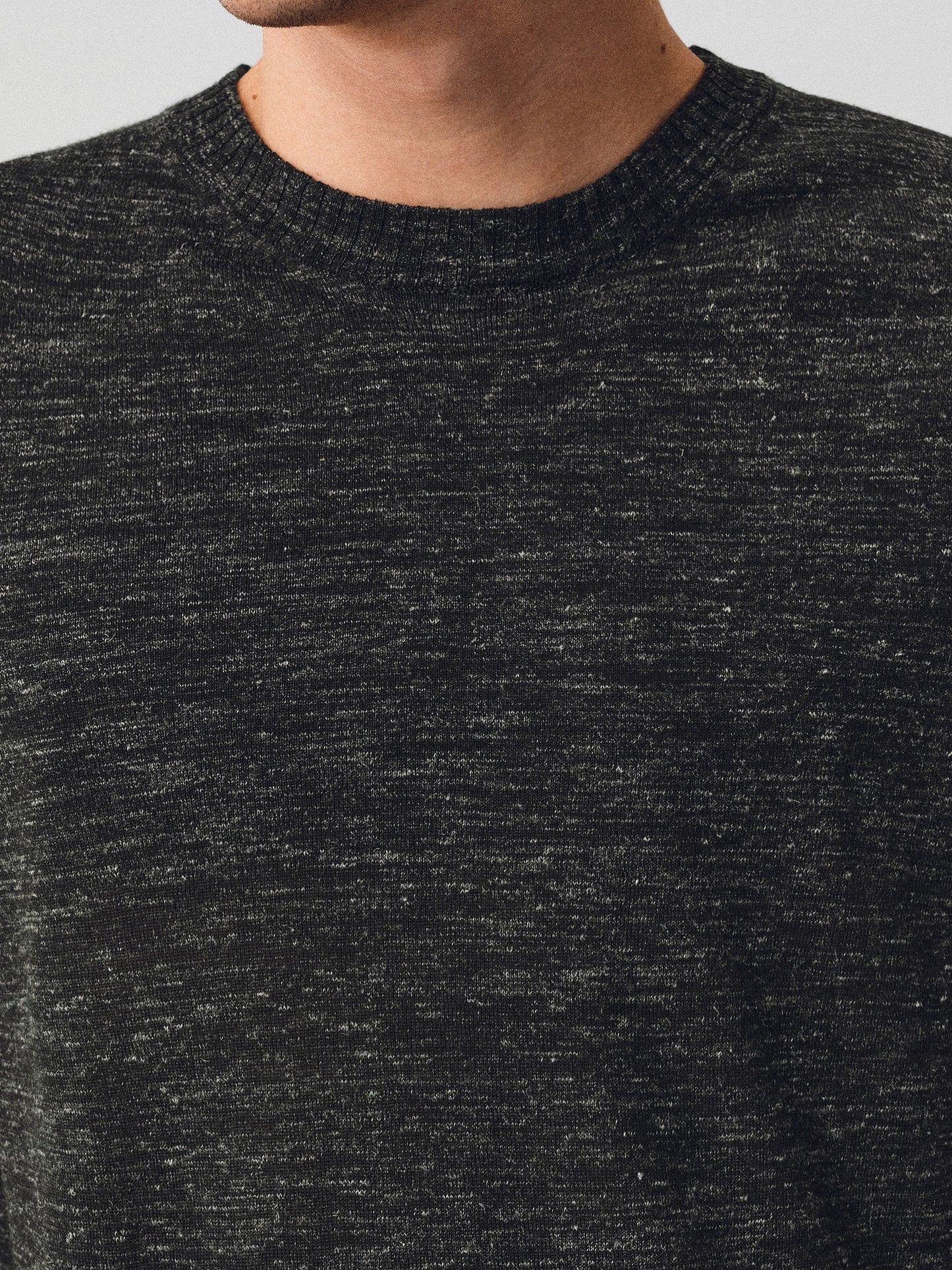 Tight-fitting T-shirt