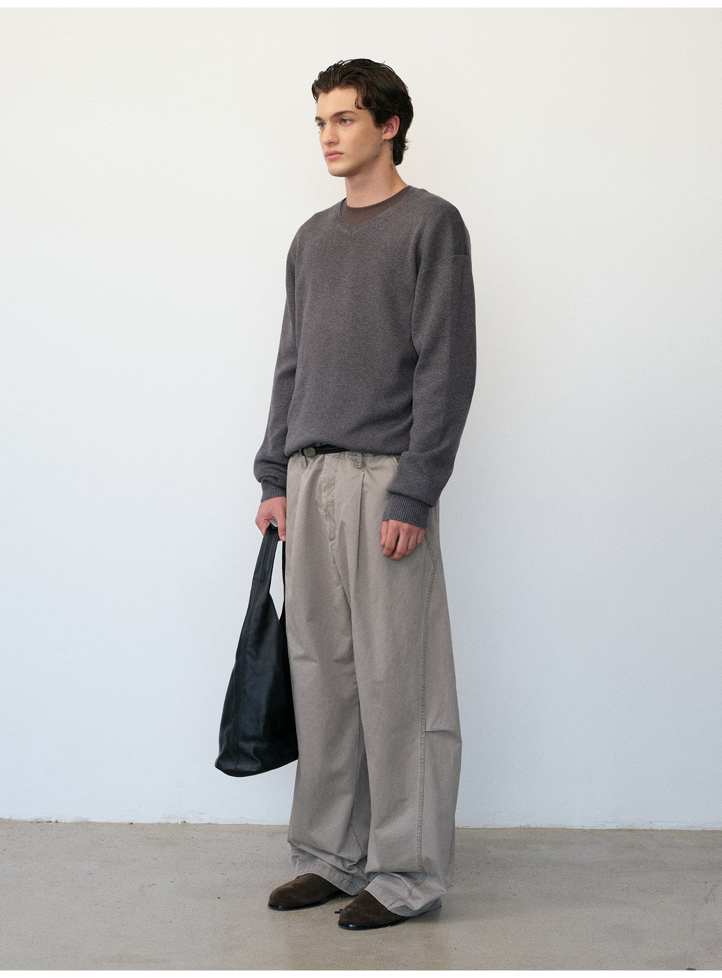 Functional Wool Yarn V-Neck Knit