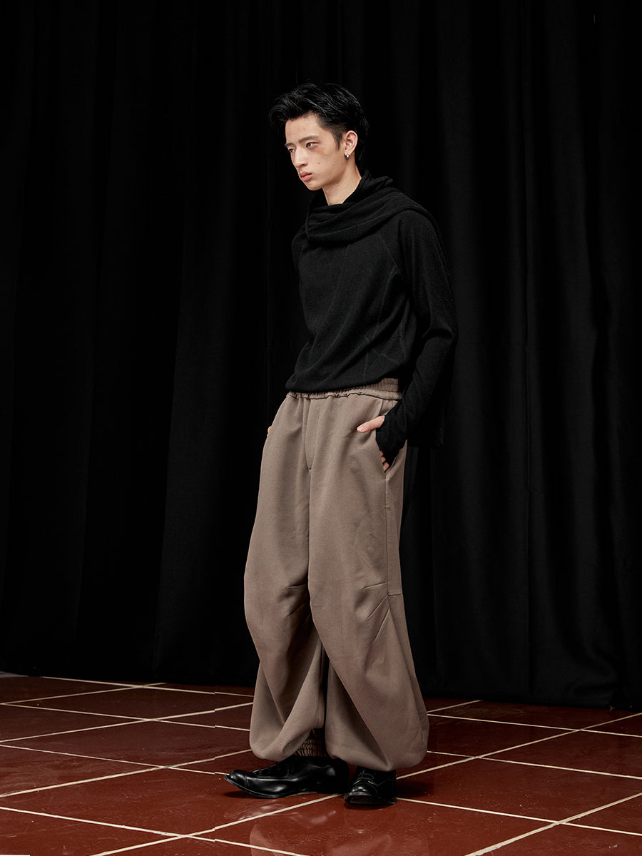 Scimitar Silhouette Cut Casual Pants