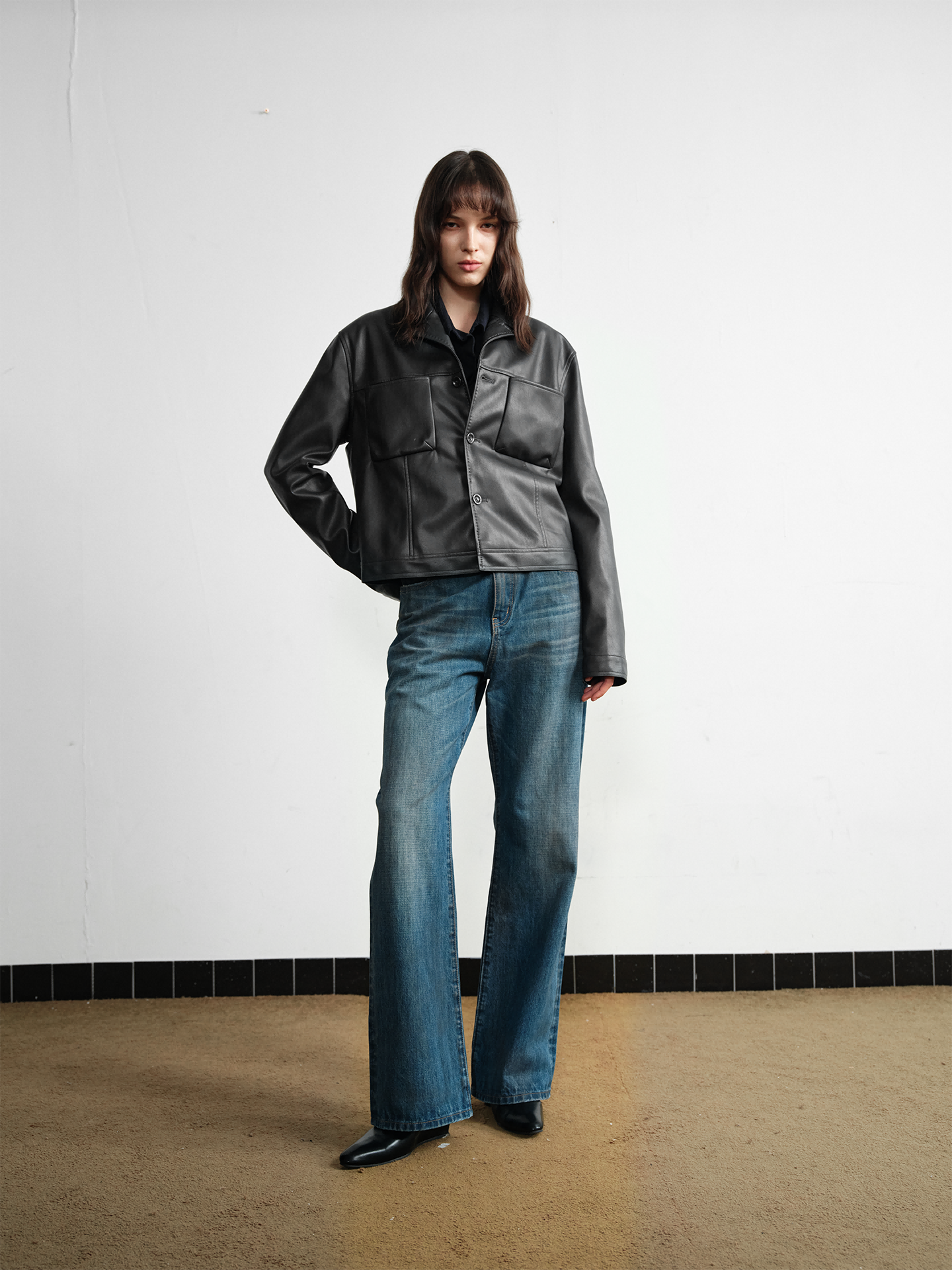 Distressed Straight Leg Jeans