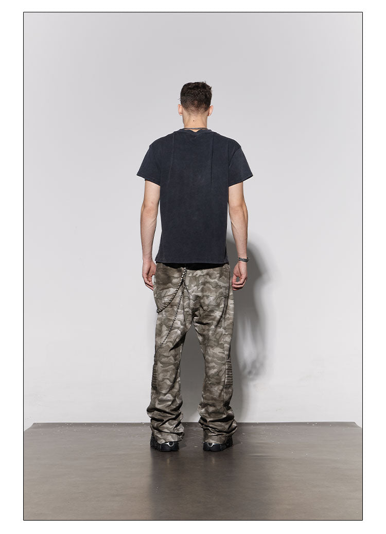 Damaged short-sleeved T-shirt