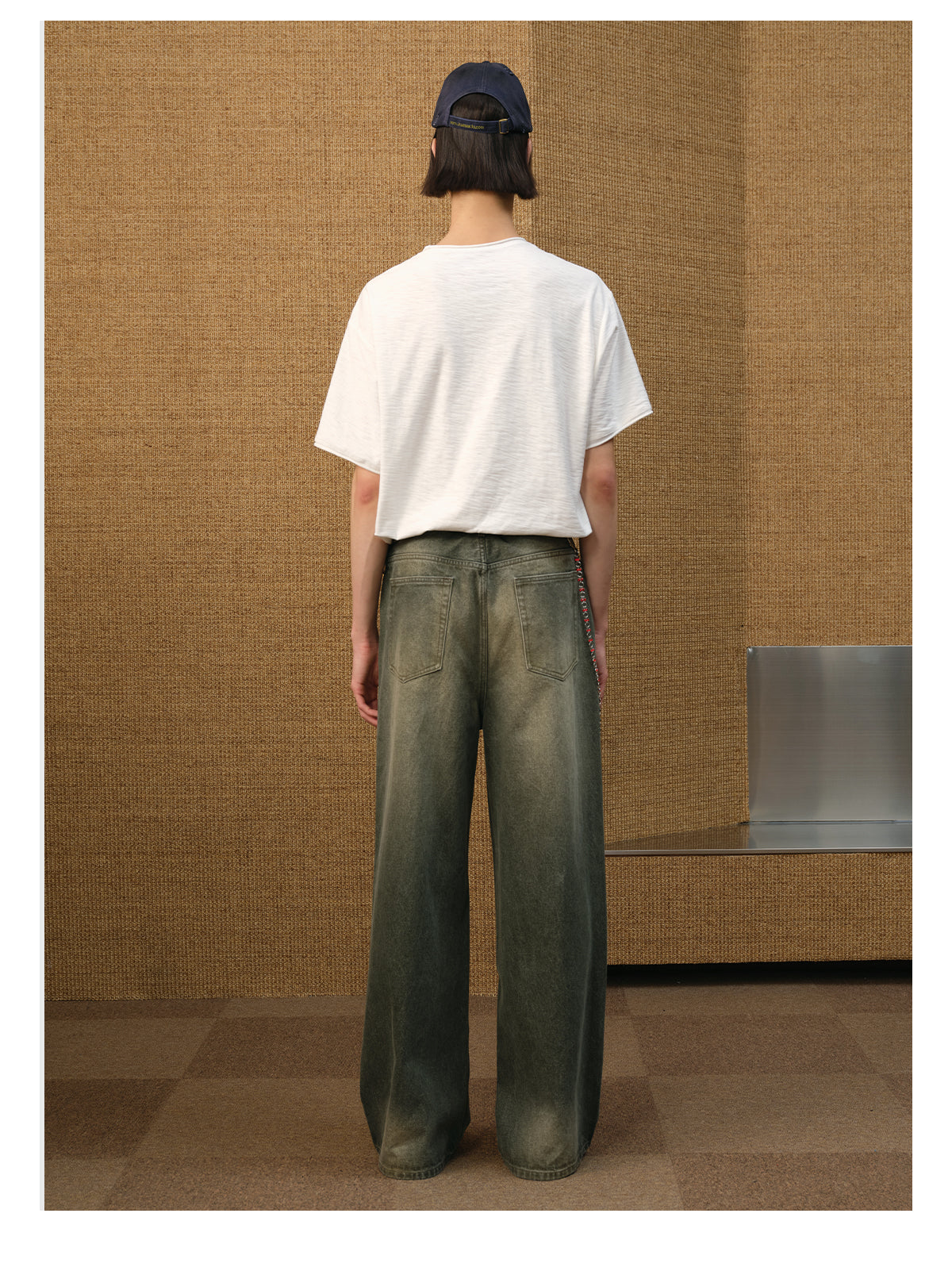 Damaged straight jeans