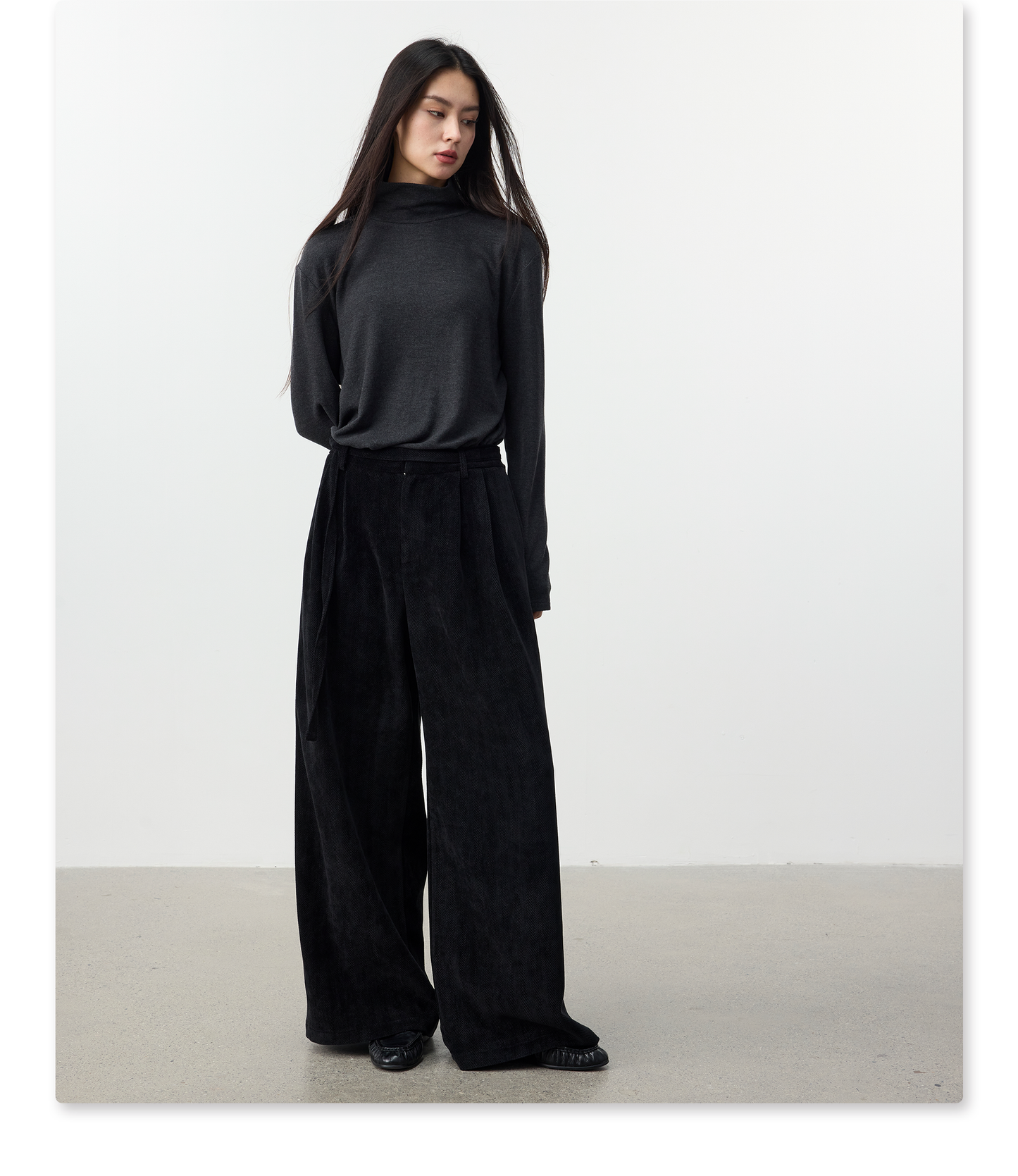 Double-pleated Casual Pants with Belt