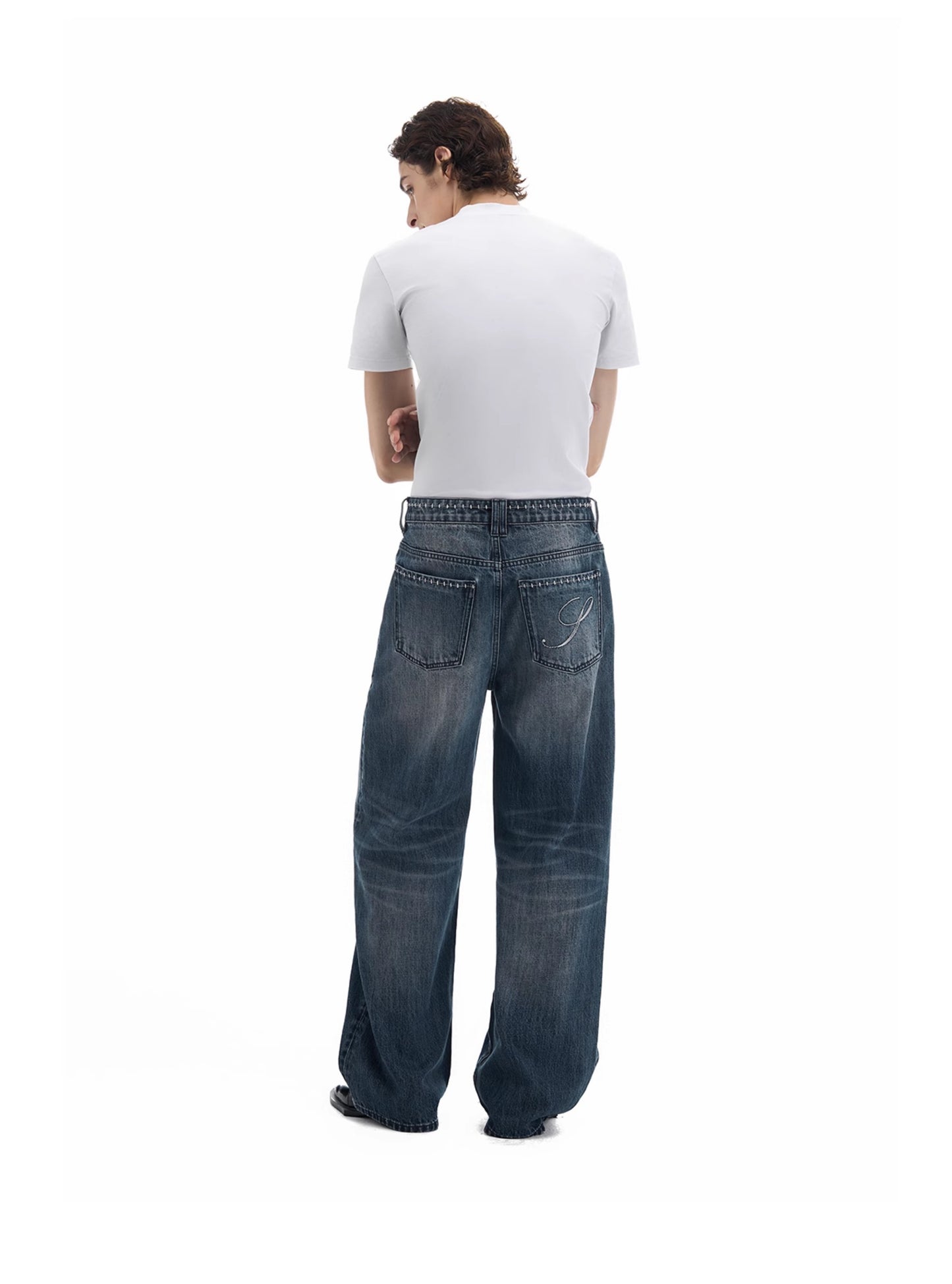 Heavy wash straight loose jeans