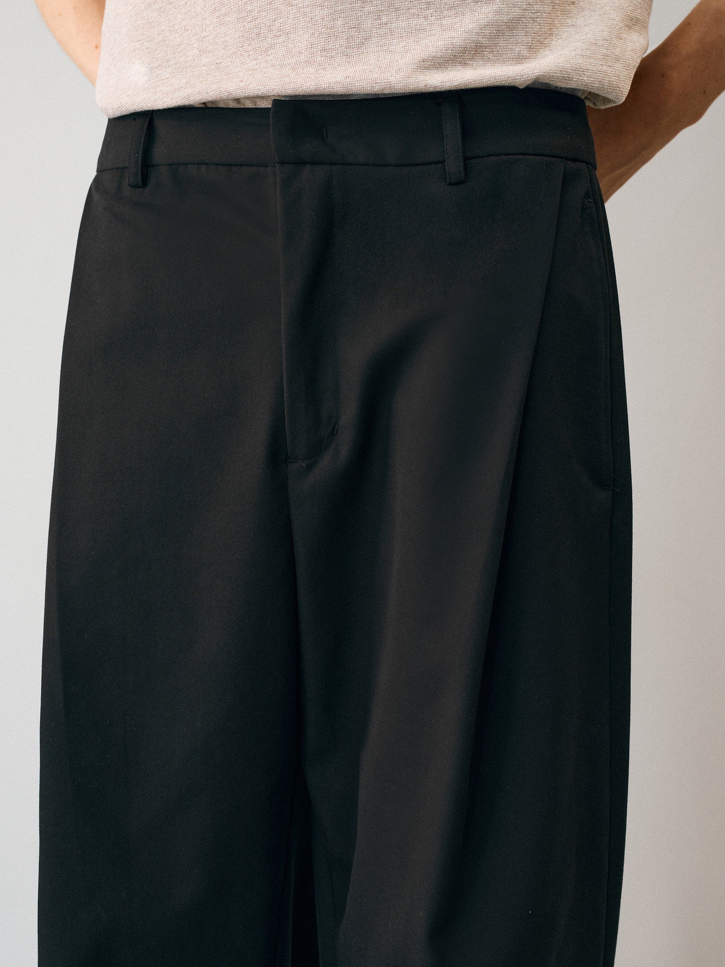 사이드 플리츠 캐주얼 팬츠