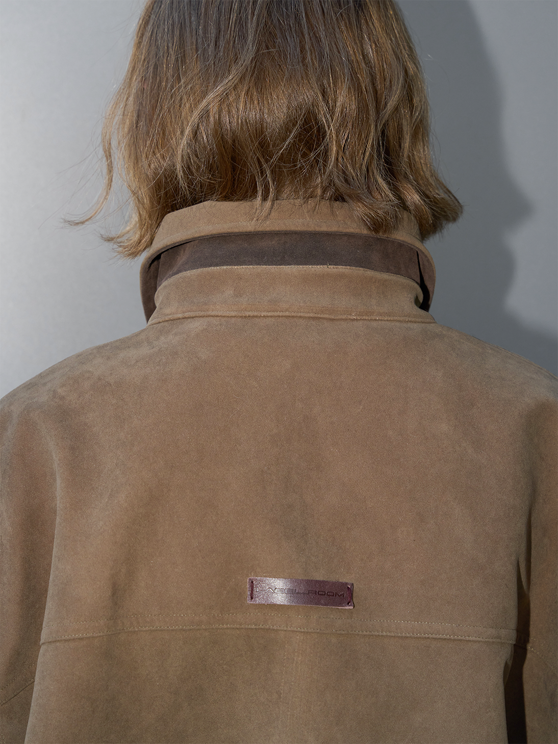 Turn-up sleeve suede jacket