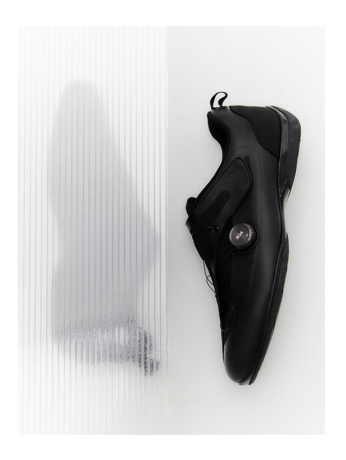 Low-profile running shoes