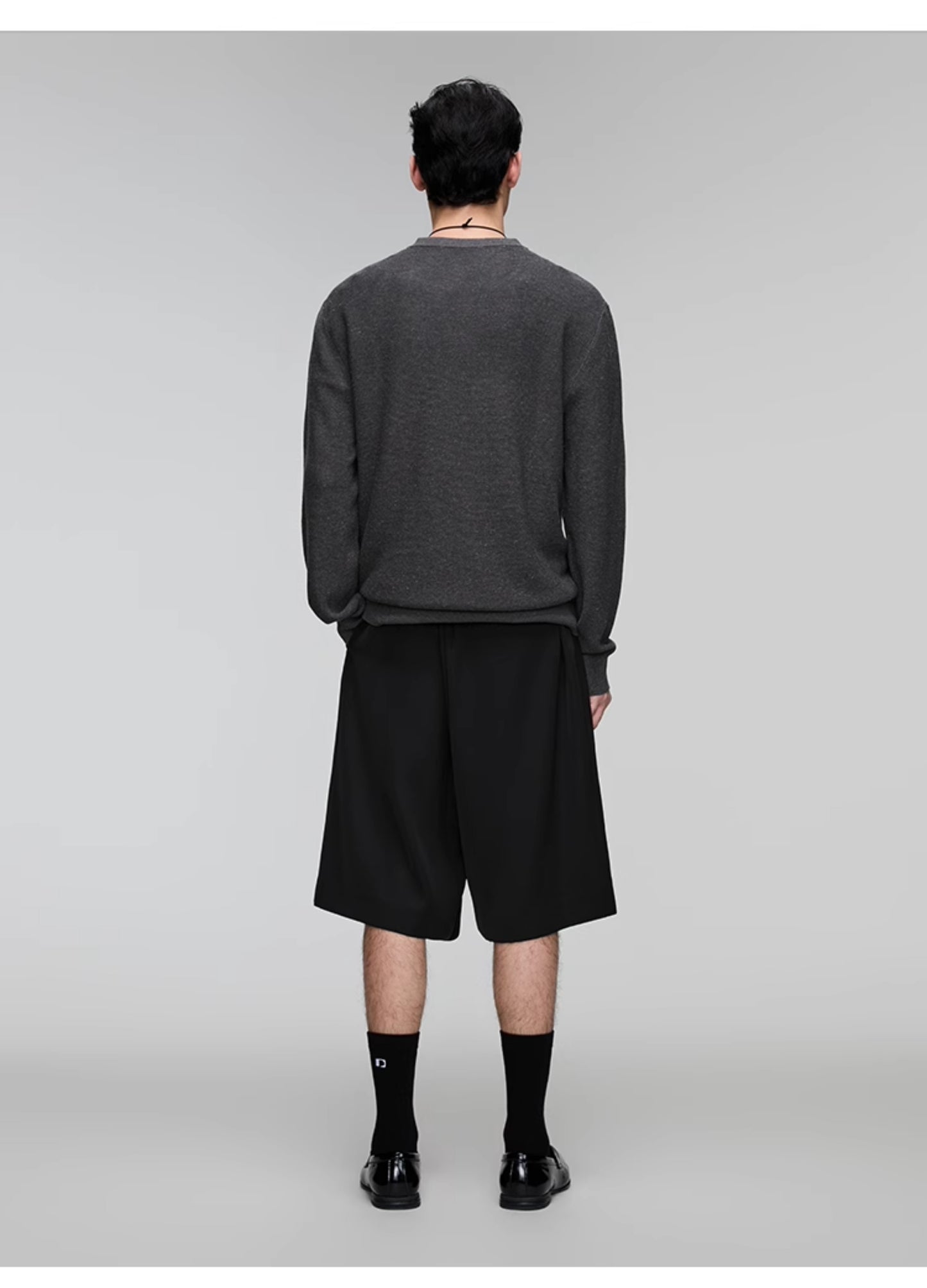 Elastic waist casual shorts