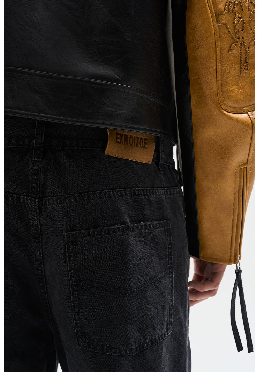 Split Wash Dirty Jeans