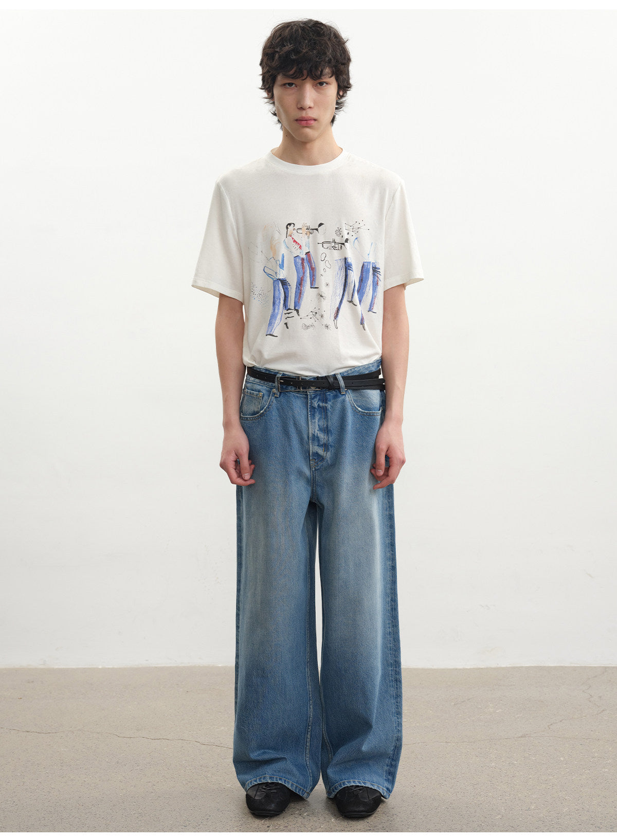 Straight Leg Washed Jeans