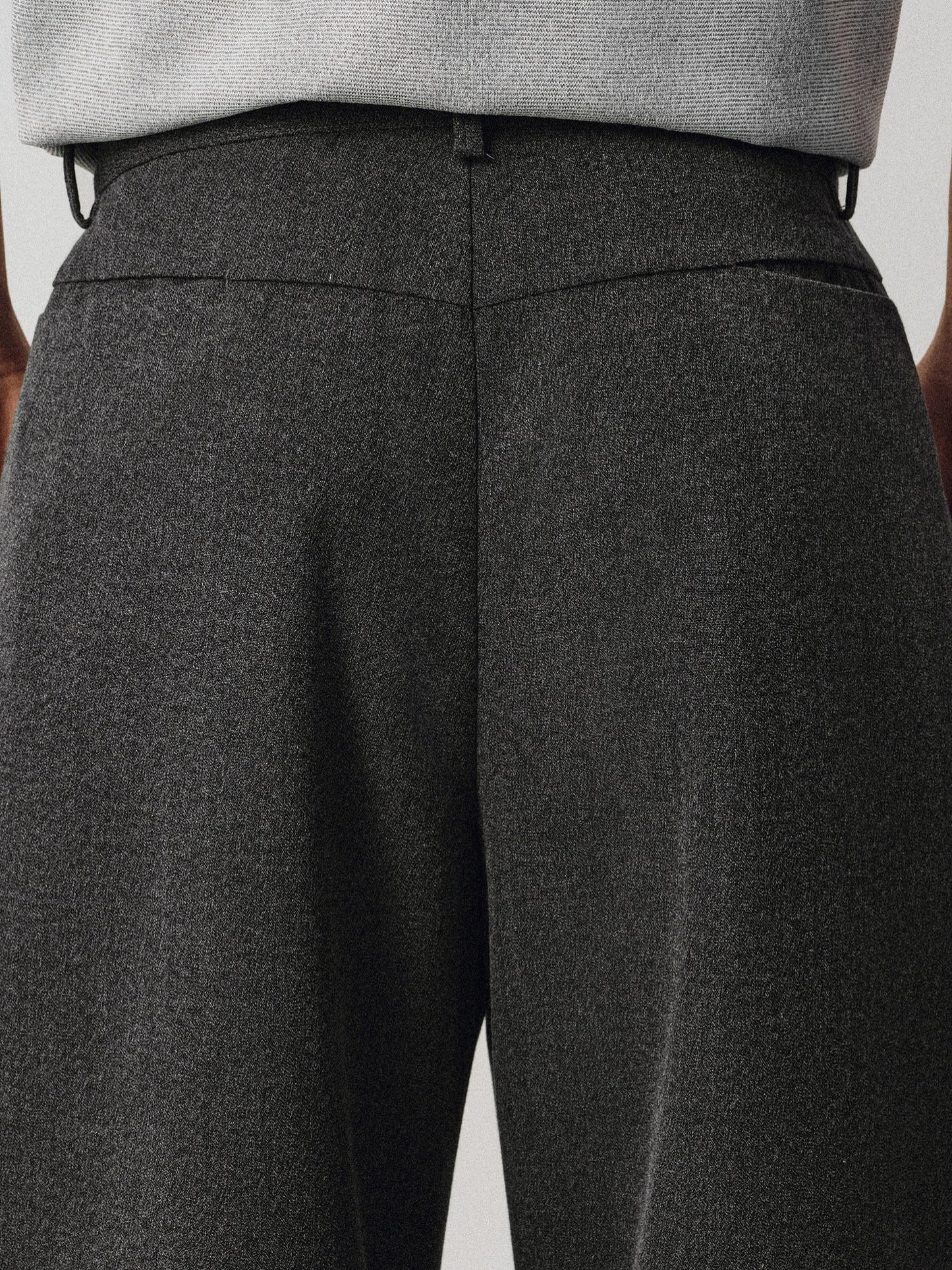 Relaxed-Fit Pleated Casual Pants