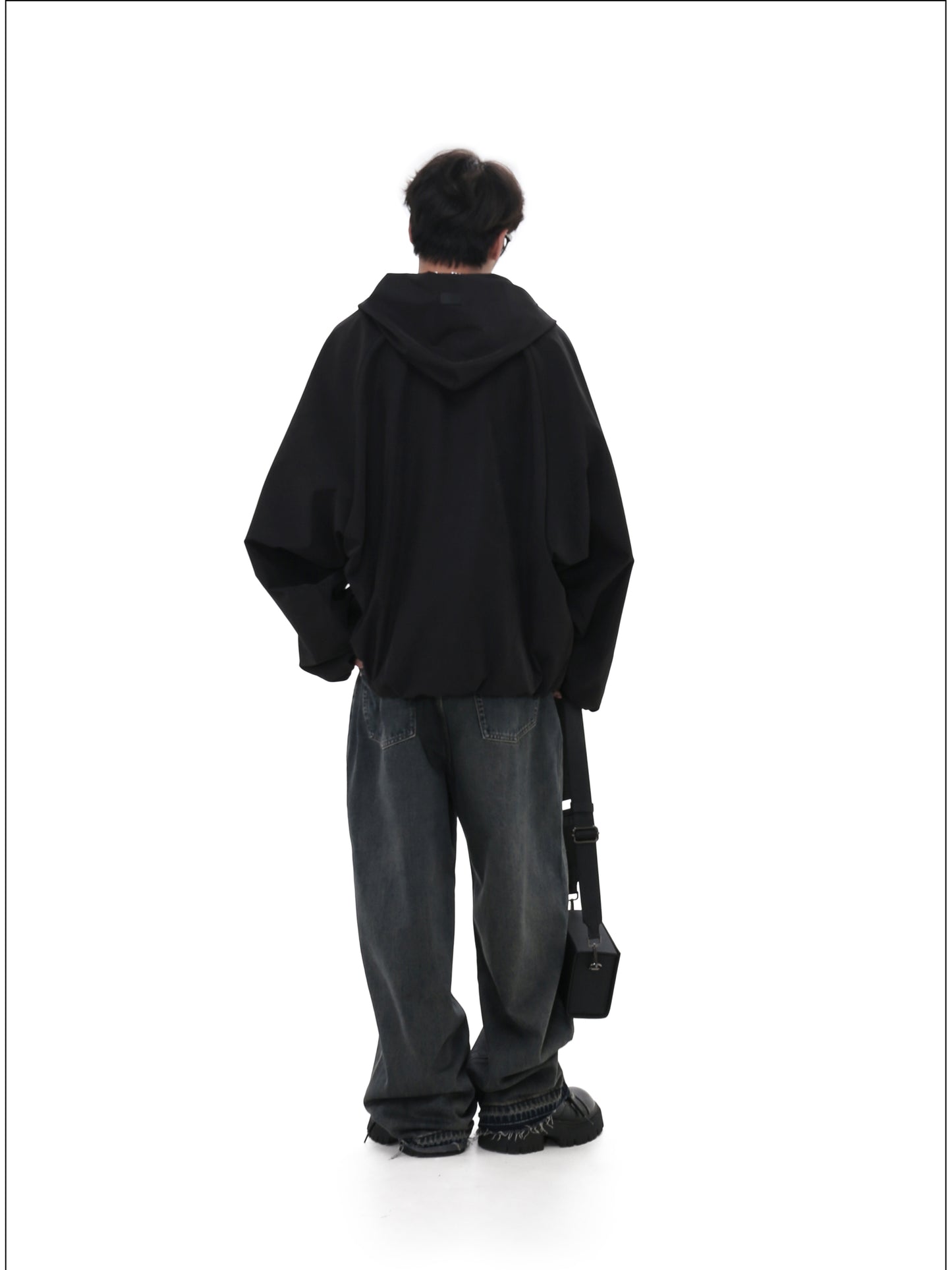 Loose-fitting wide-leg denim pants