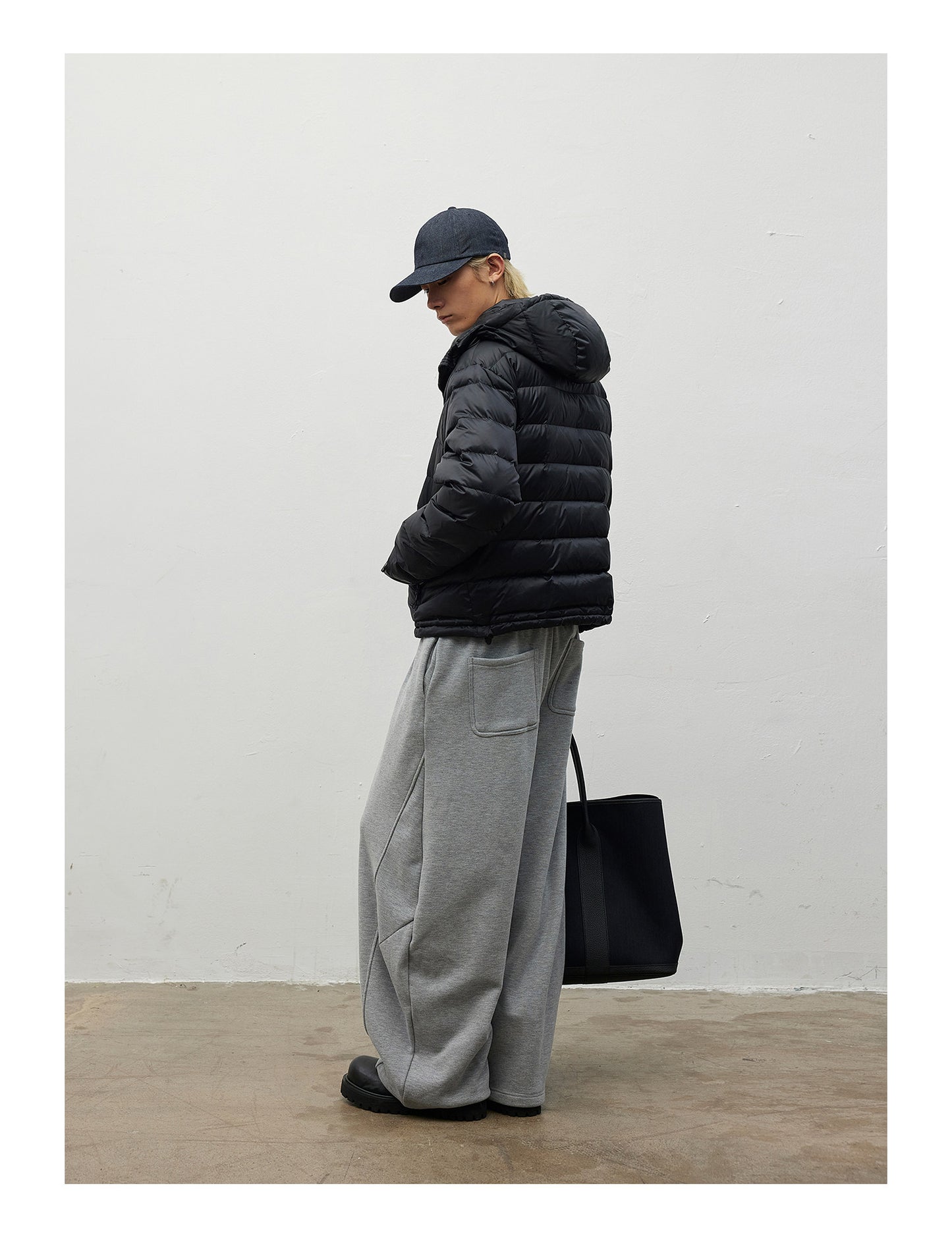 Curved Slit Sweatpants with Brushed Lining