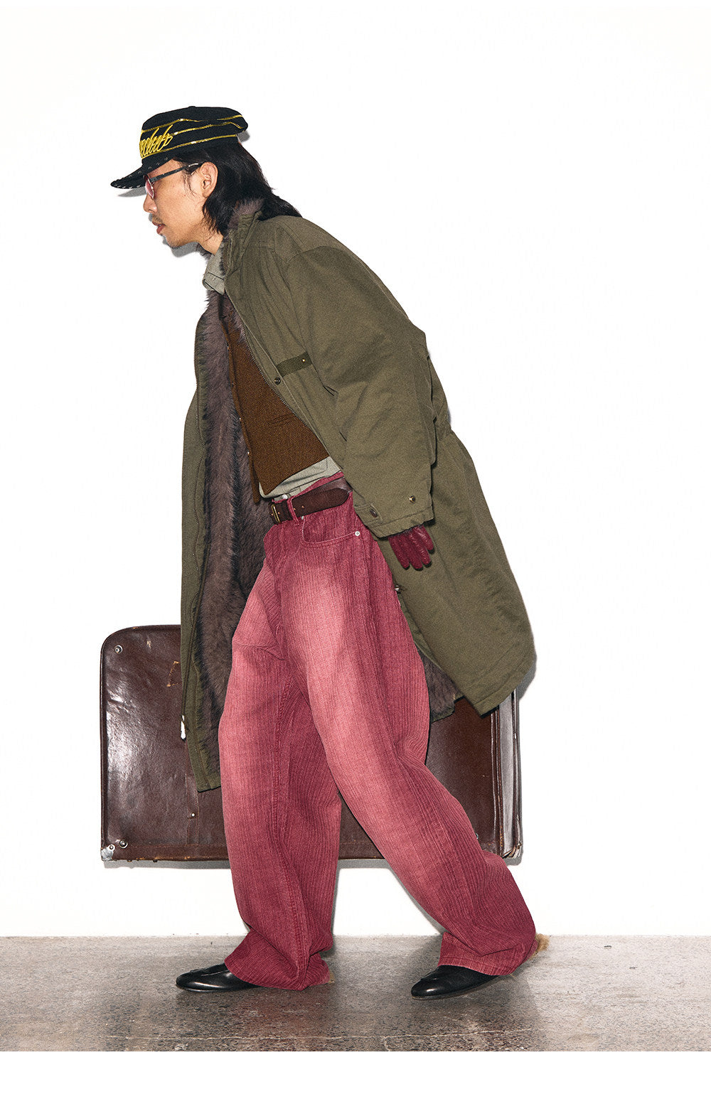 Vintage-washed loose jeans