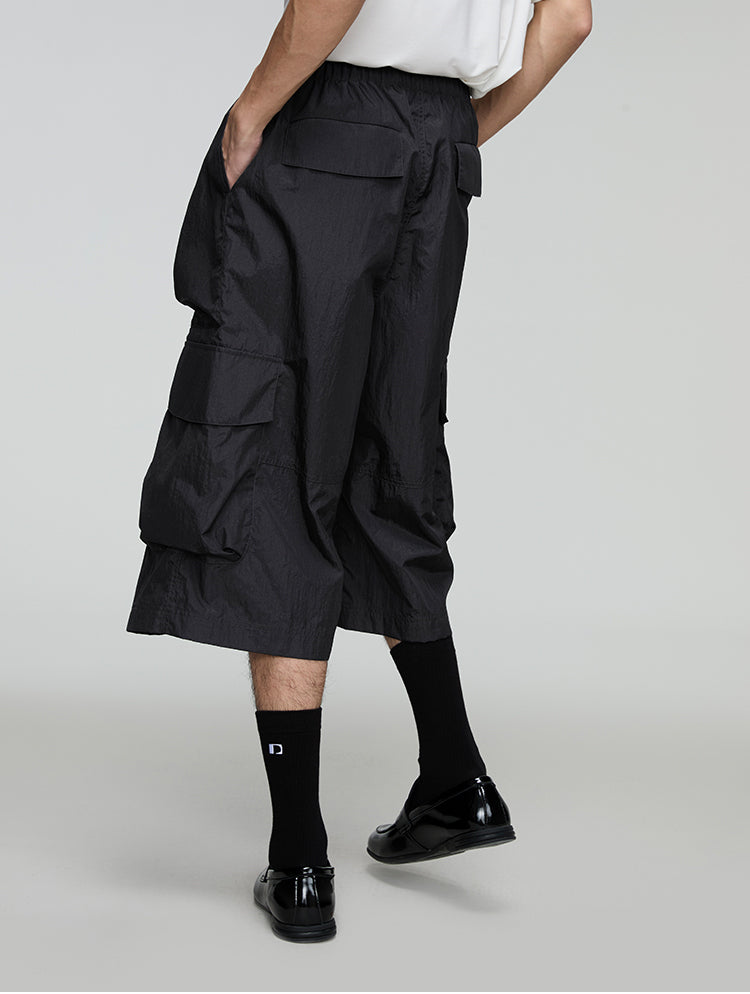 Cropped pants with adjustable waist