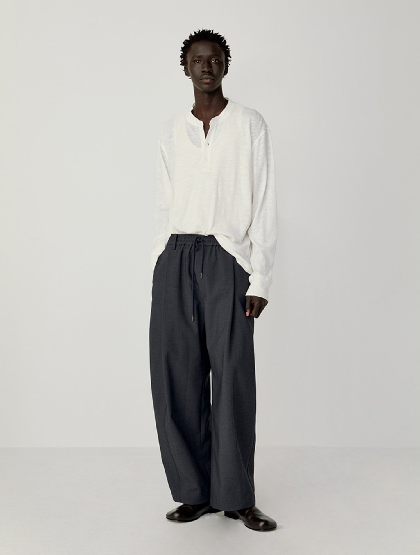 Loose-fitting draped casual pants