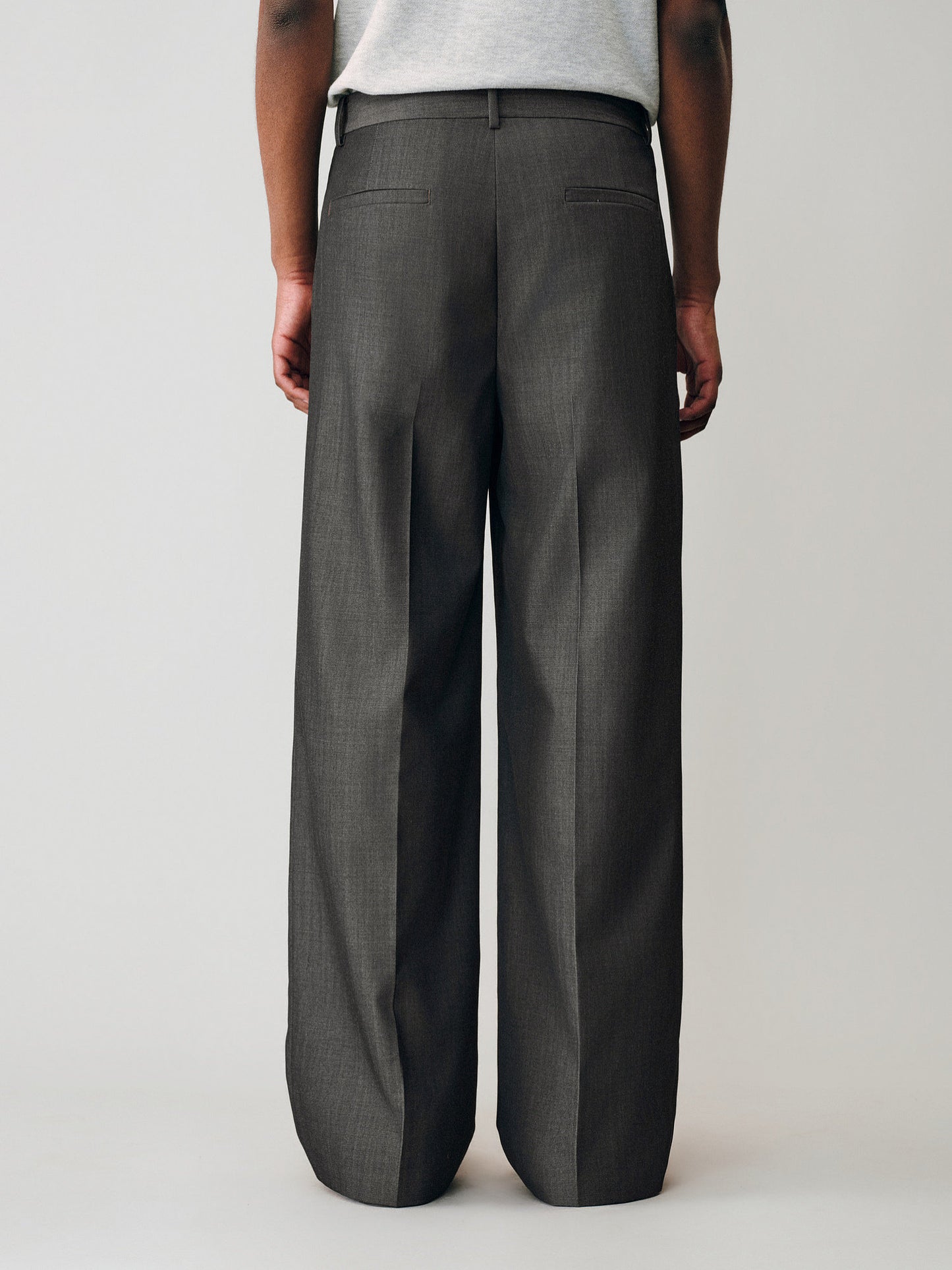 Shiny Single-Pleat Casual Pants