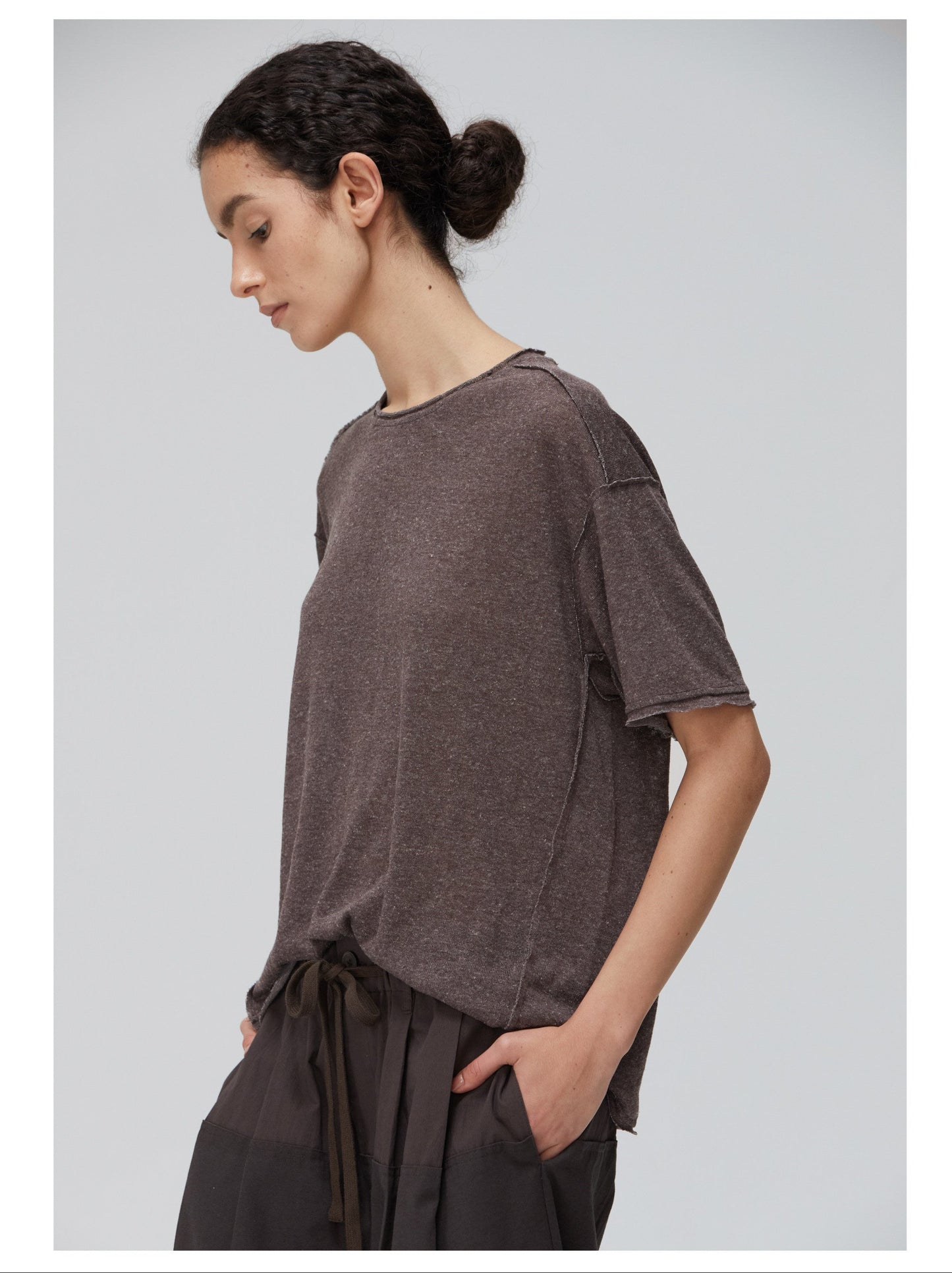 Basic T-shirt with raw edges T-shirt