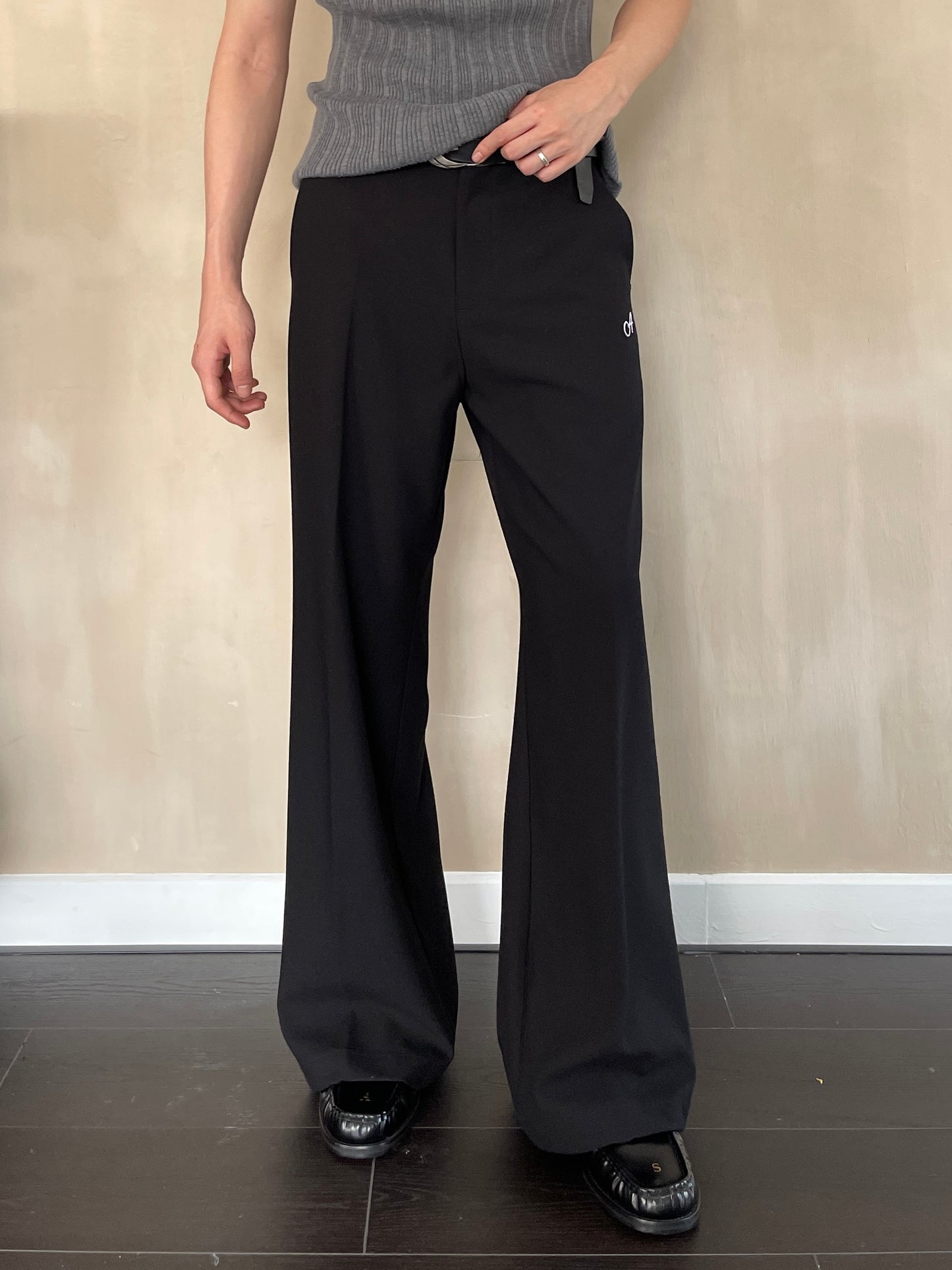 Embroidered drape casual pants